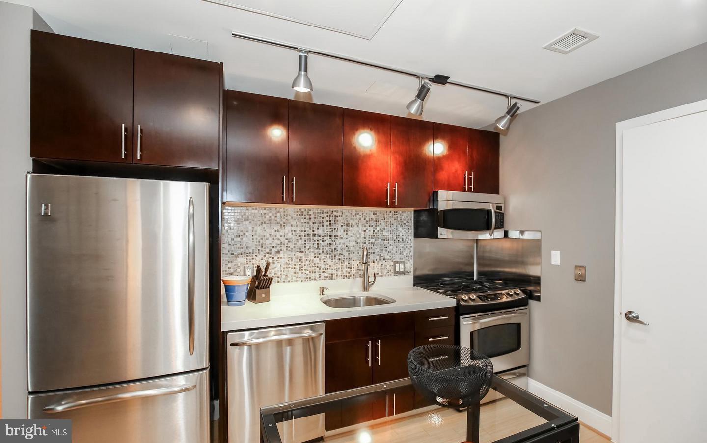 929 Florida Ave NW #4006