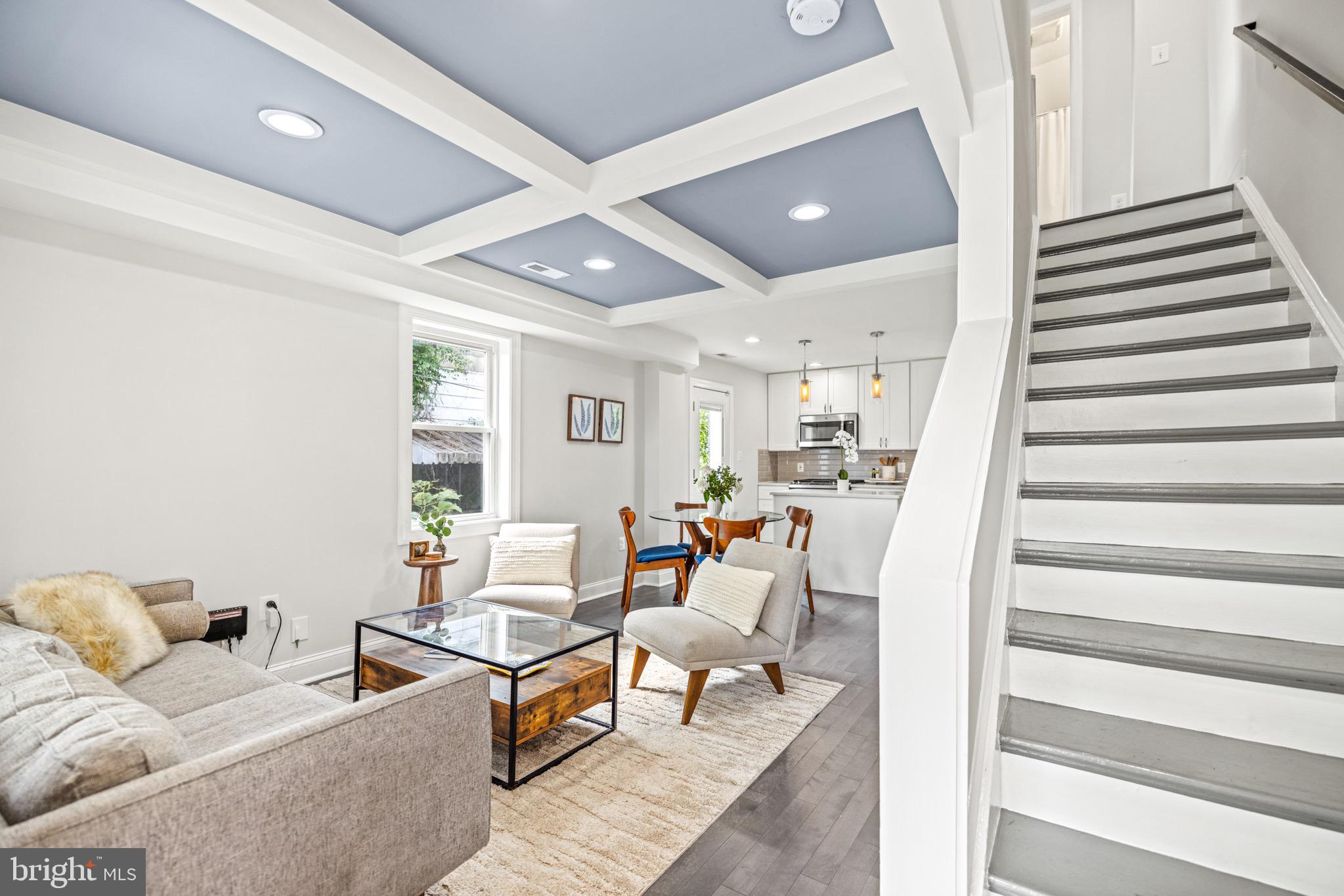 906 Division Ave NE
