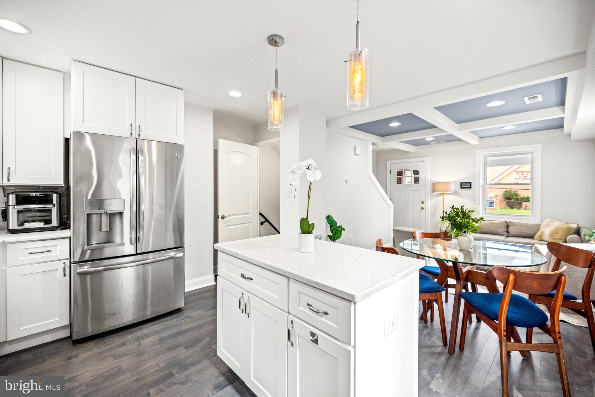 906 Division Ave NE