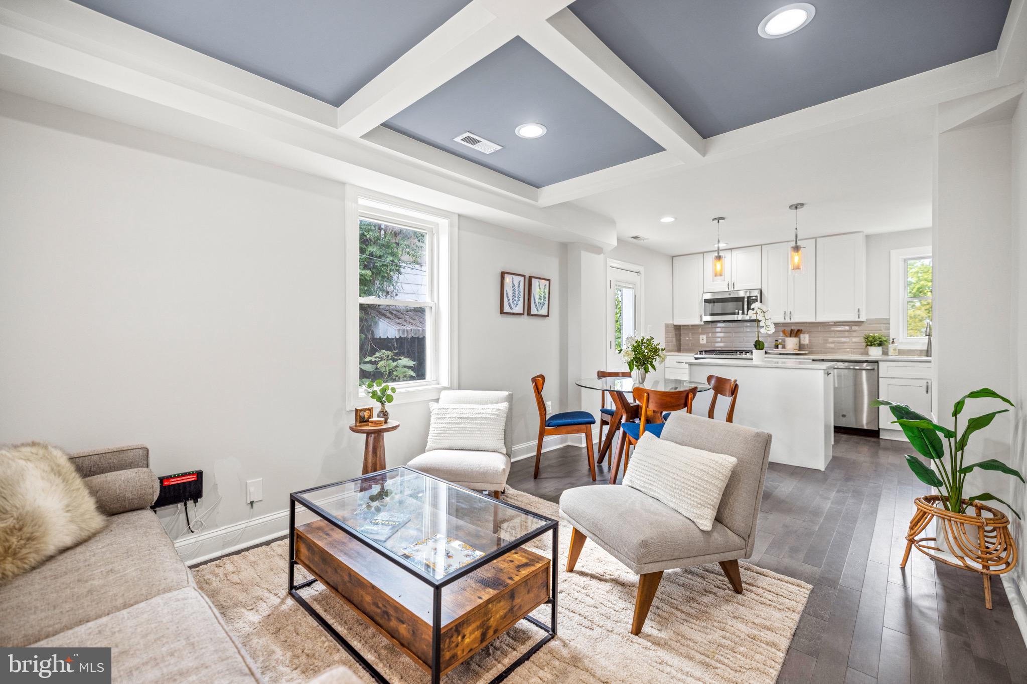 906 Division Ave NE