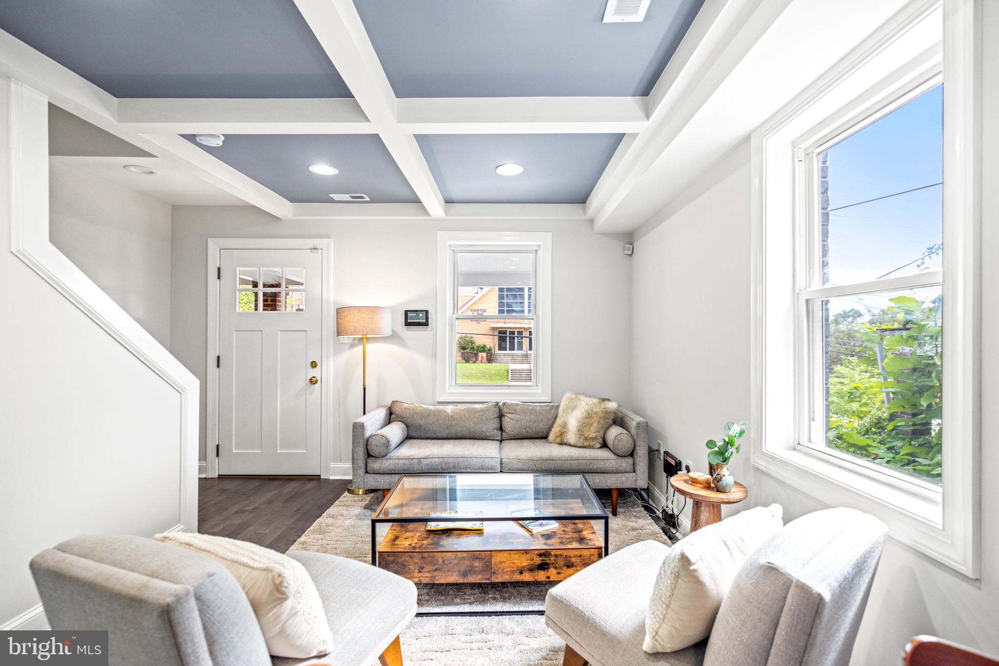 906 Division Ave NE