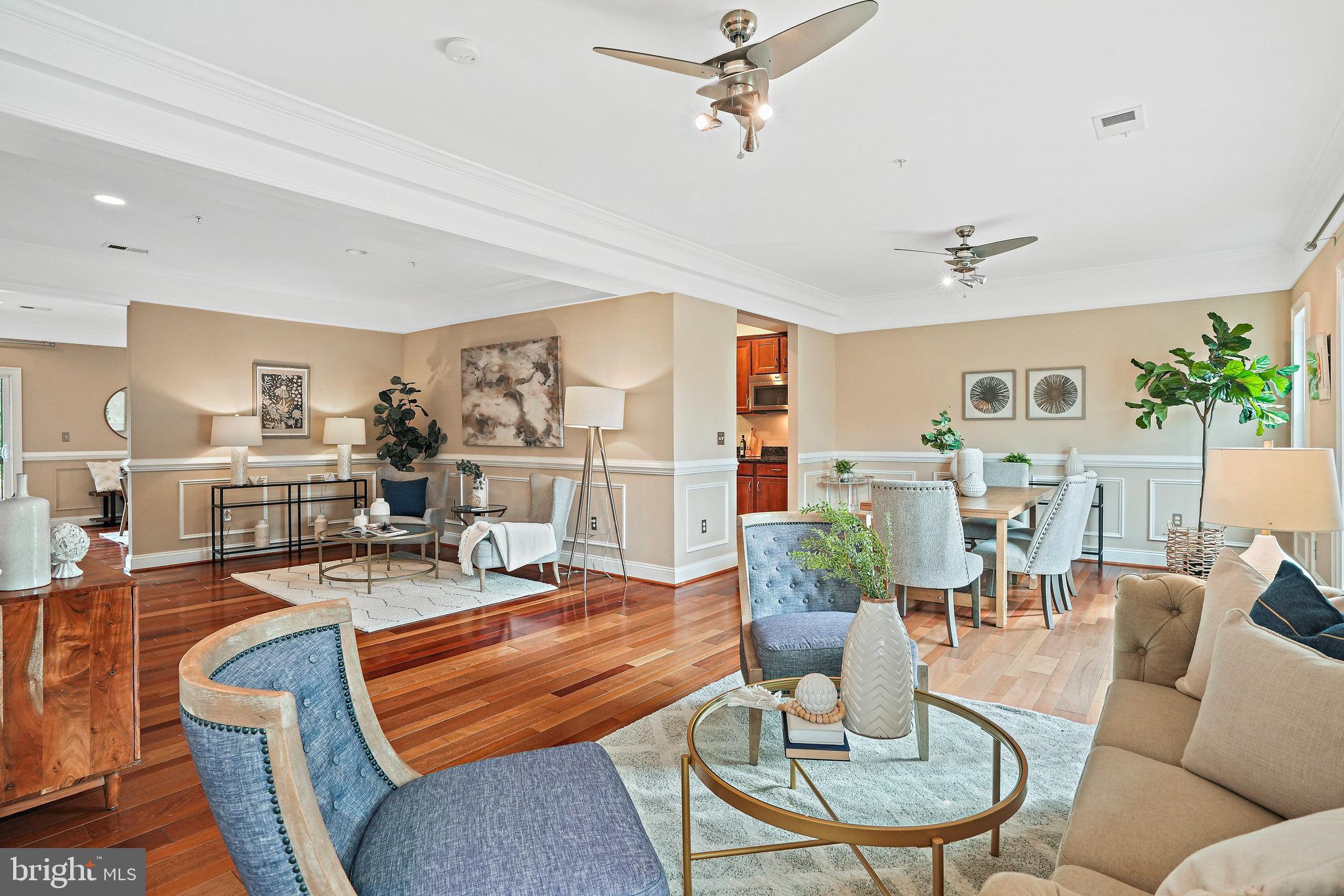 1704 E St NE #4
