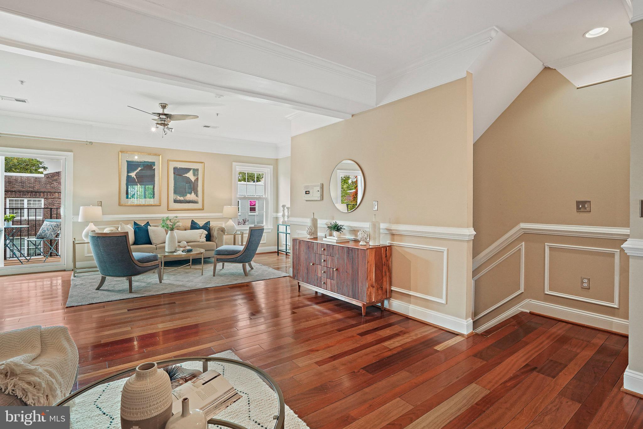 1704 E St NE #4