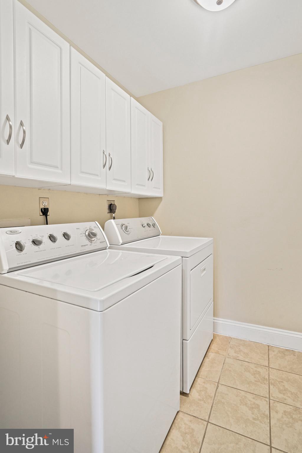 1704 E St NE #4