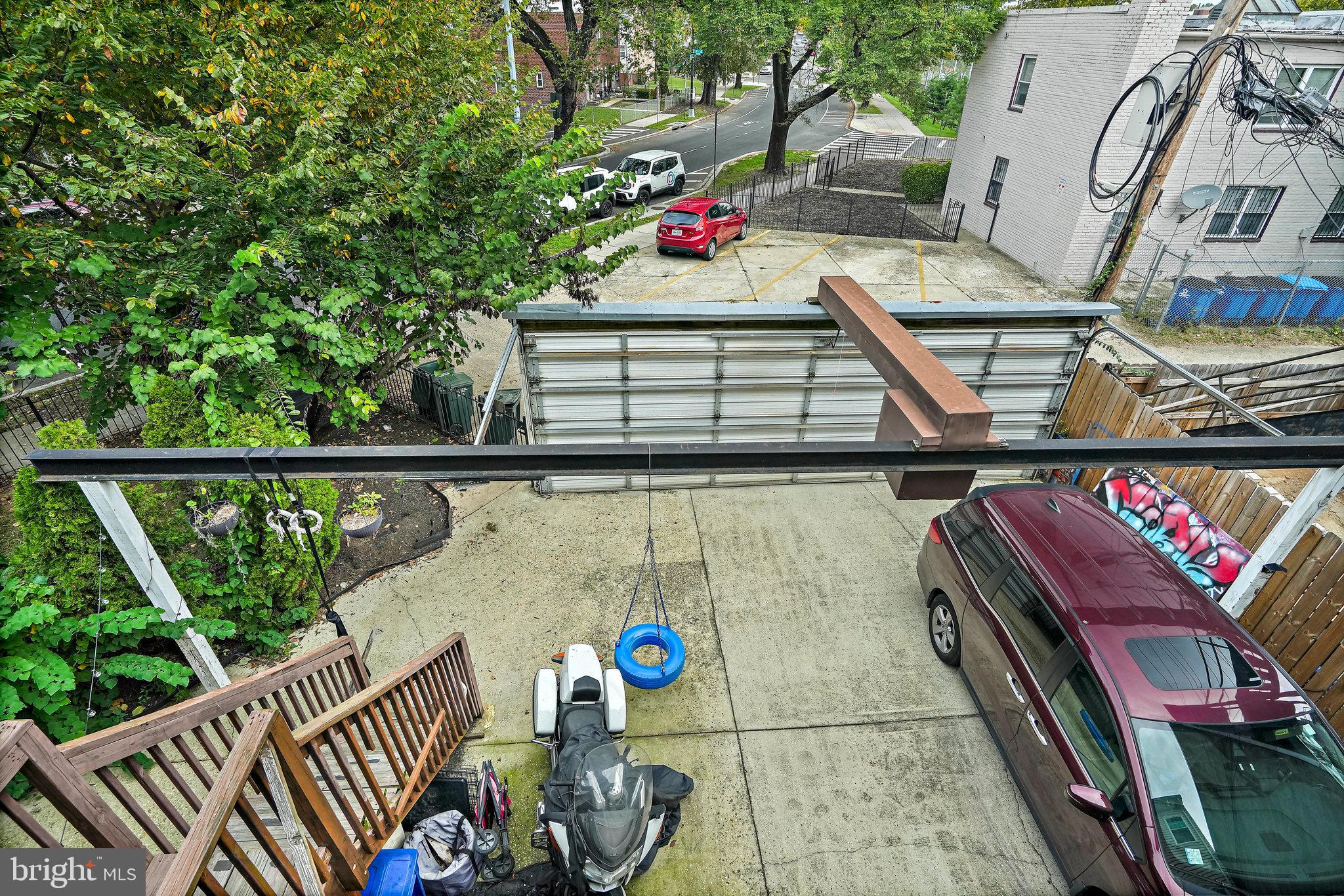 1704 E St NE #4