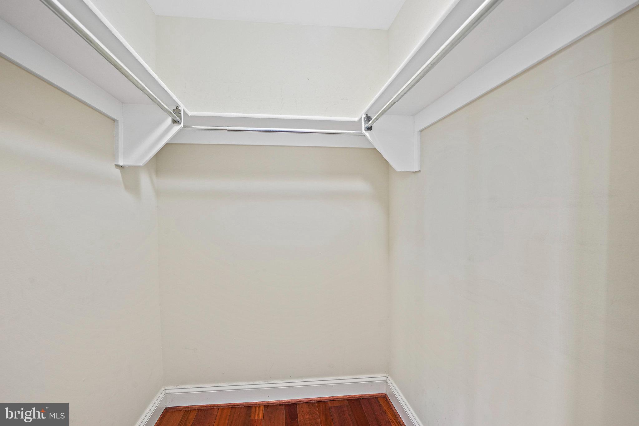1704 E St NE #4