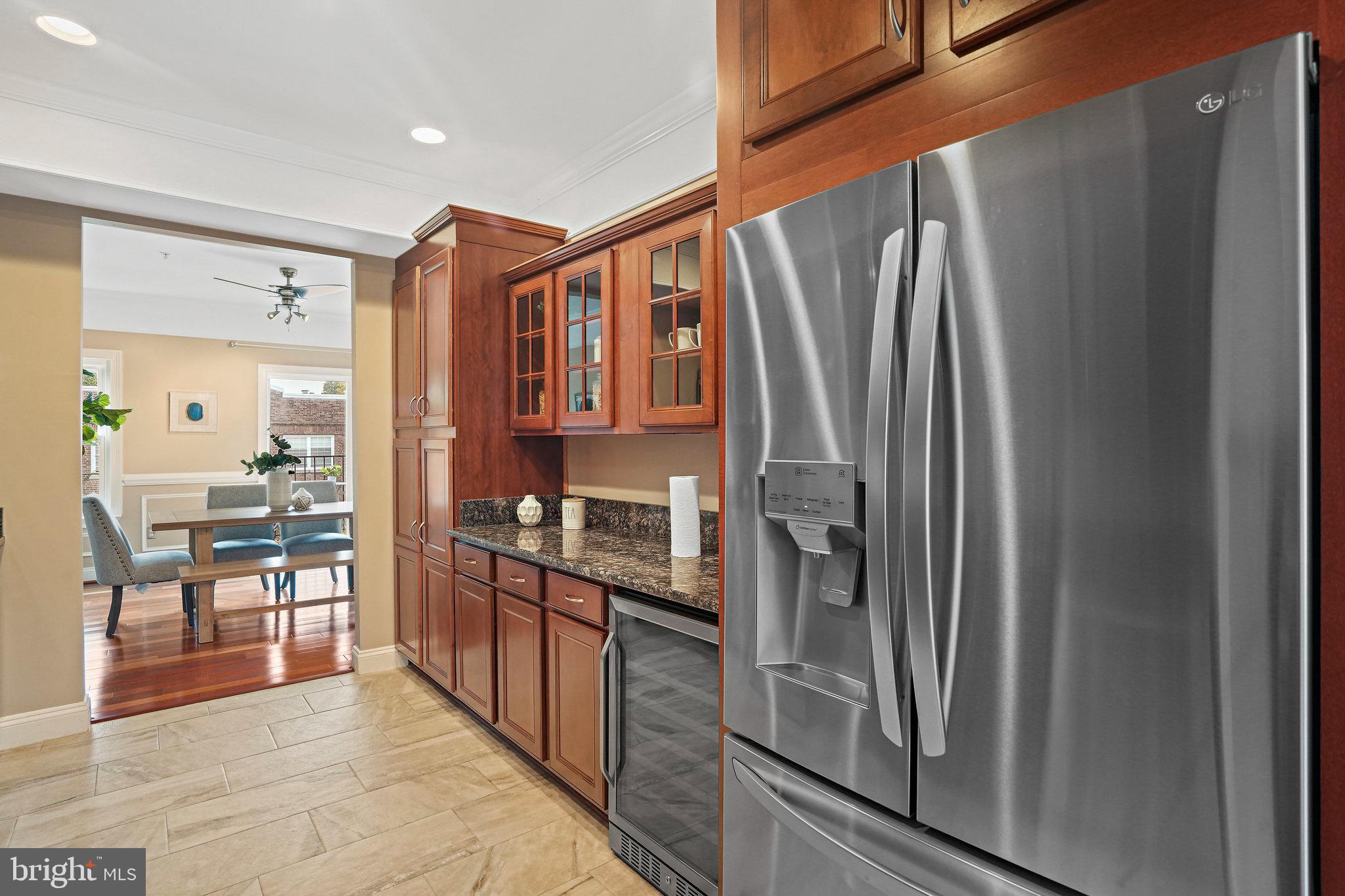 1704 E St NE #4