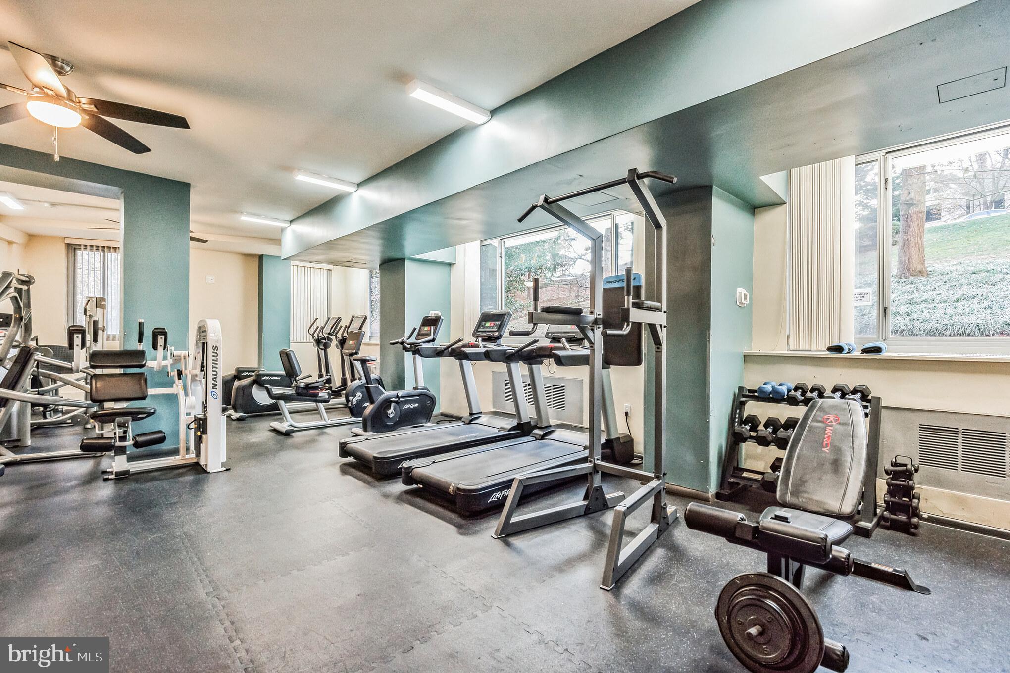 4200 Cathedral Ave NW #516