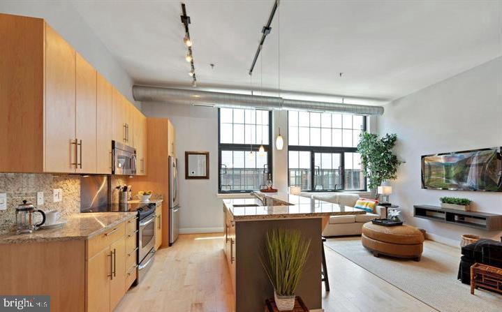 2125 14TH STREET NW 205W