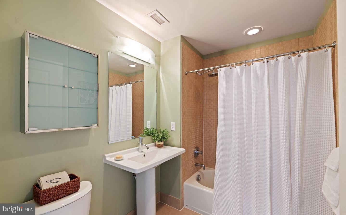 2125 14TH STREET NW 205W