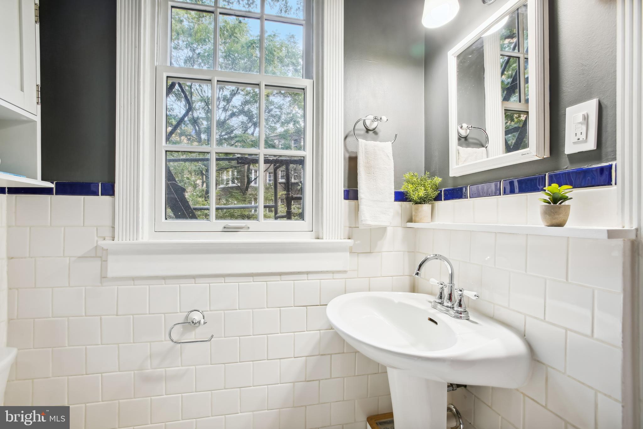 1705 LANIER PL NW 105