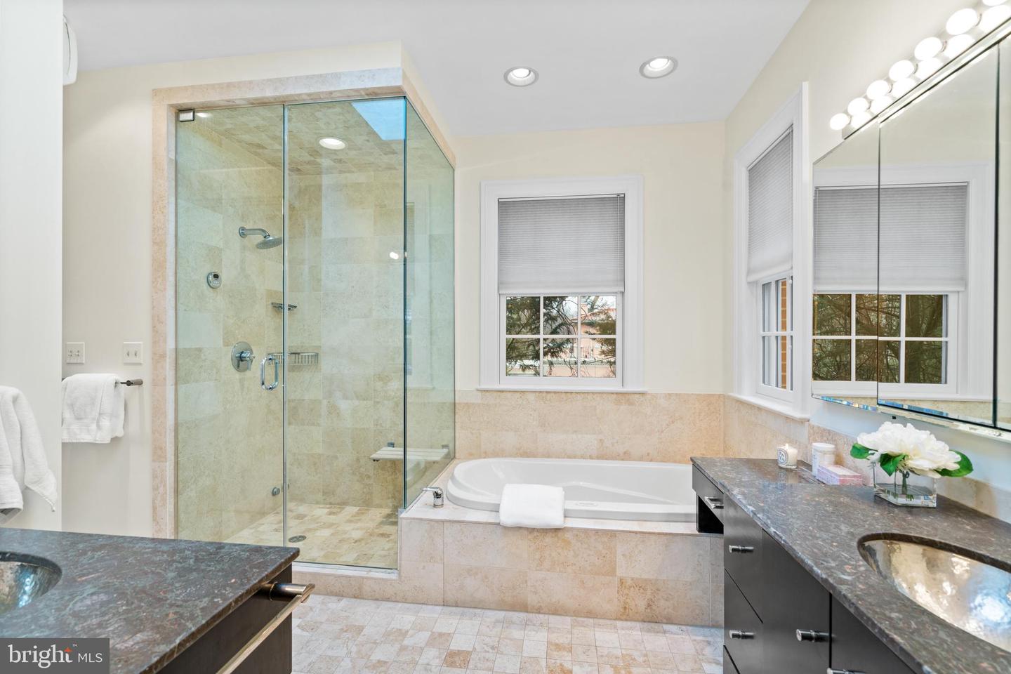 2503 Tracy Pl NW