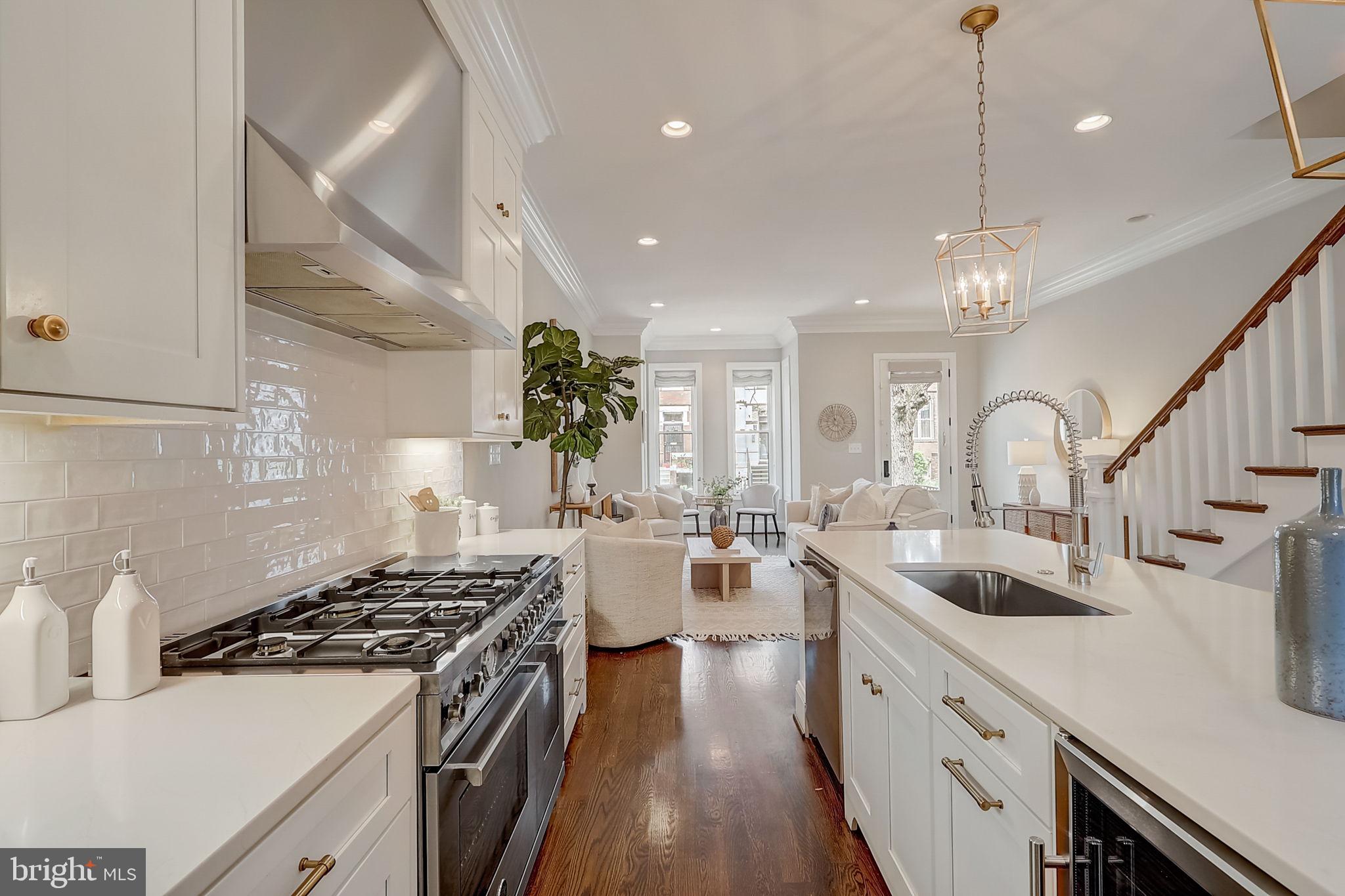 53 QUINCY PLACE NE