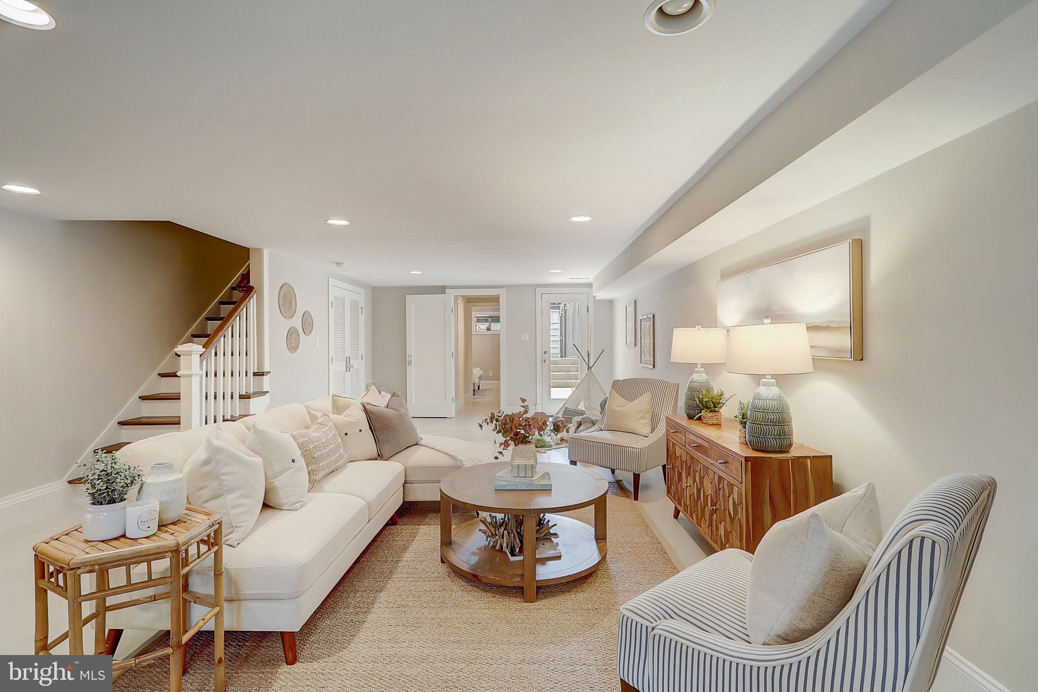 53 QUINCY PLACE NE