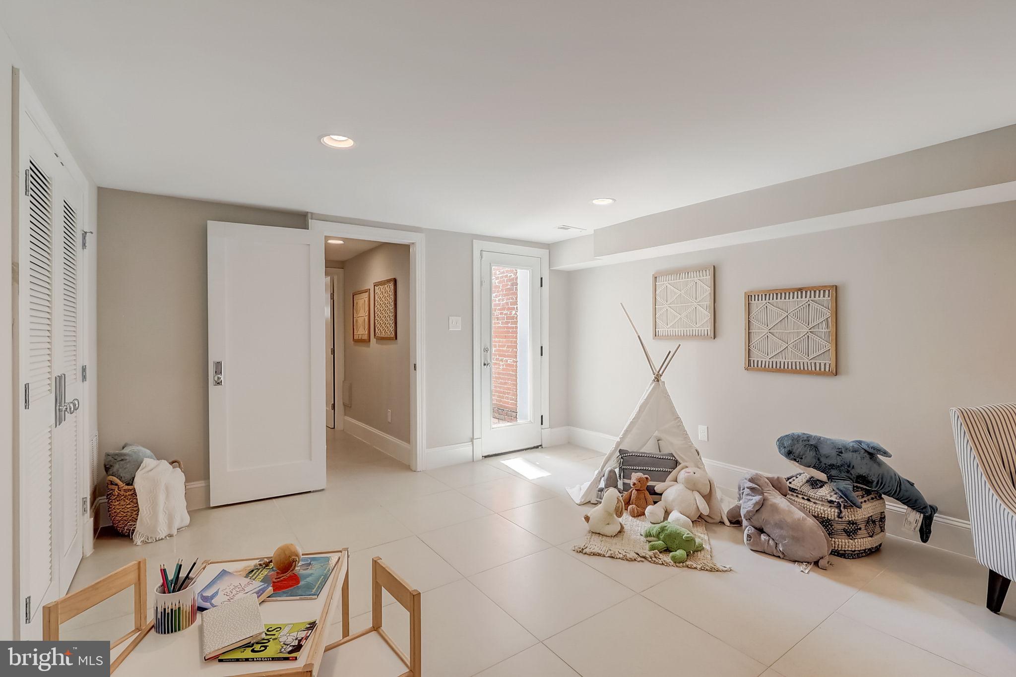 53 QUINCY PLACE NE
