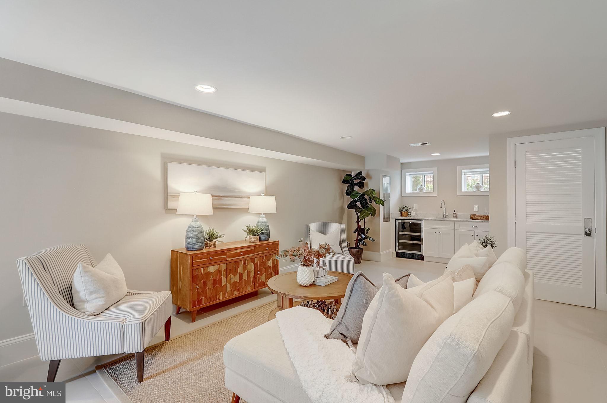 53 QUINCY PLACE NE