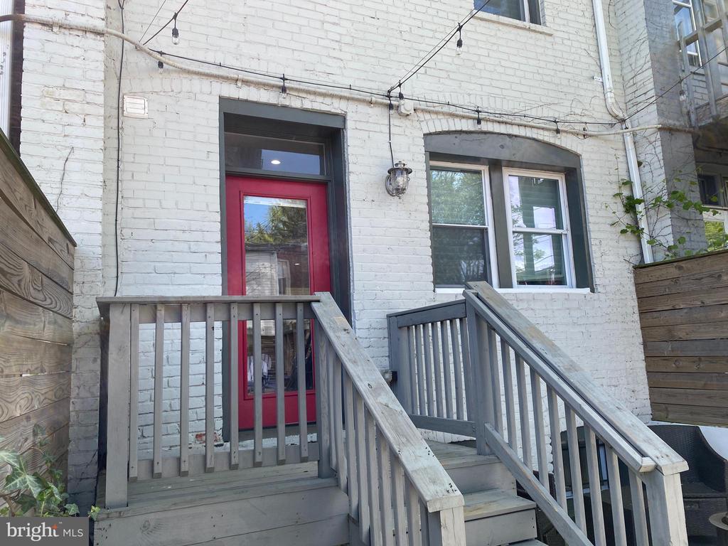 1312 C St NE