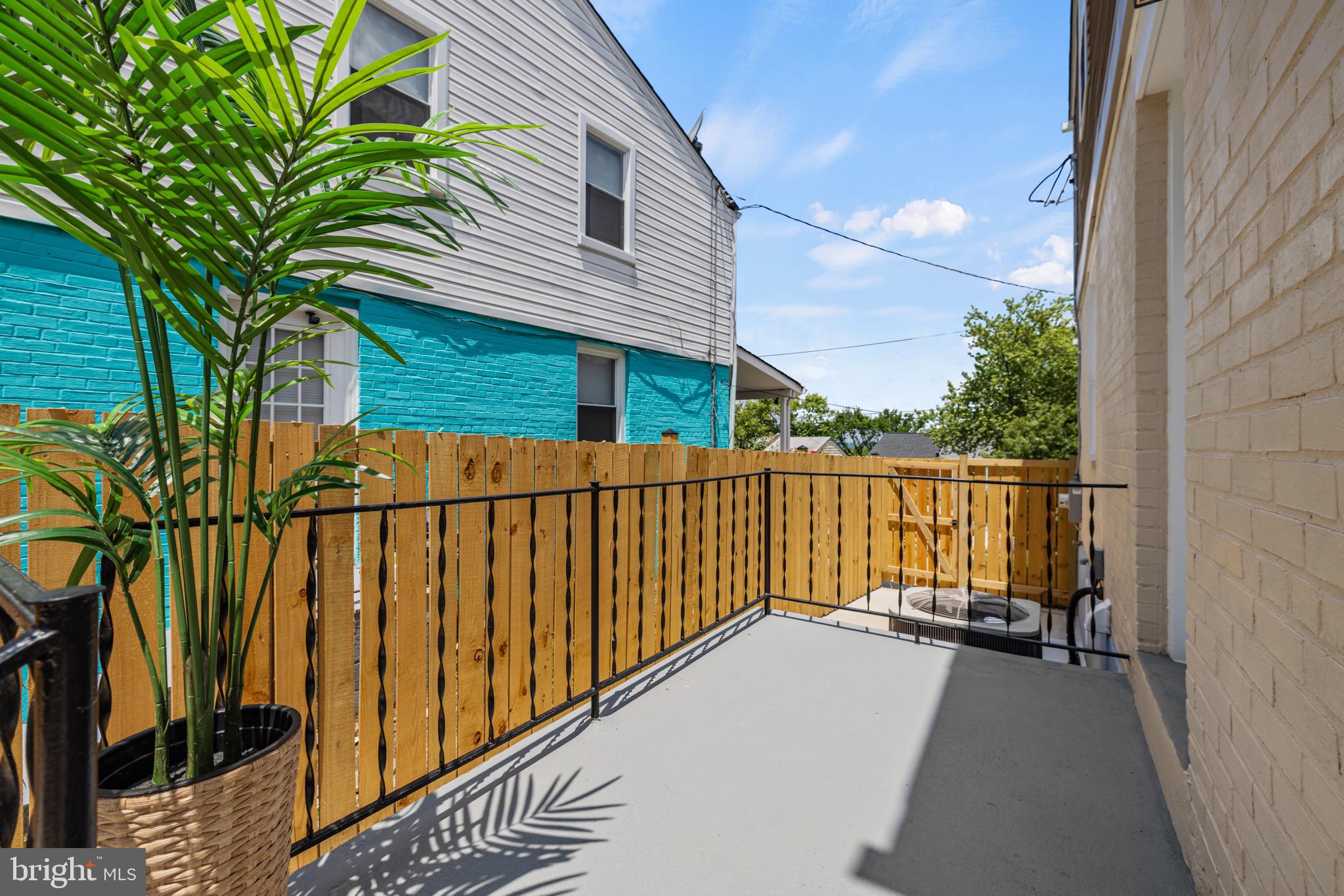 5077 JUST STREET NE