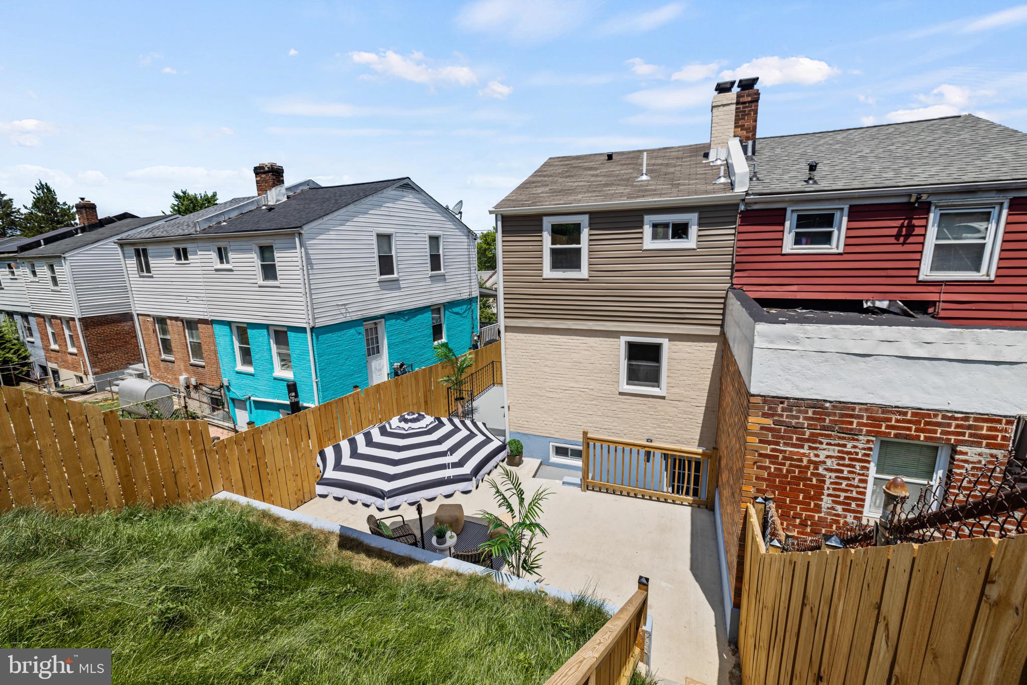 5077 JUST STREET NE