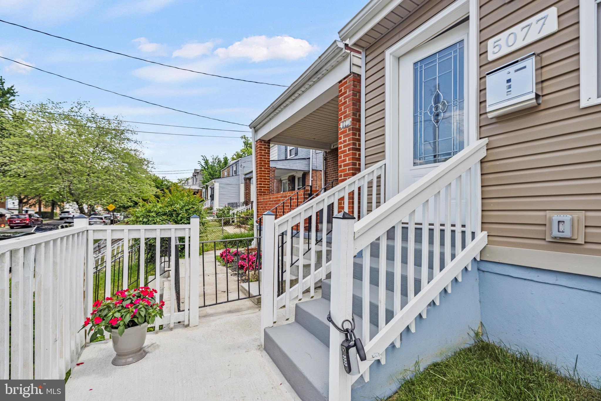 5077 JUST STREET NE