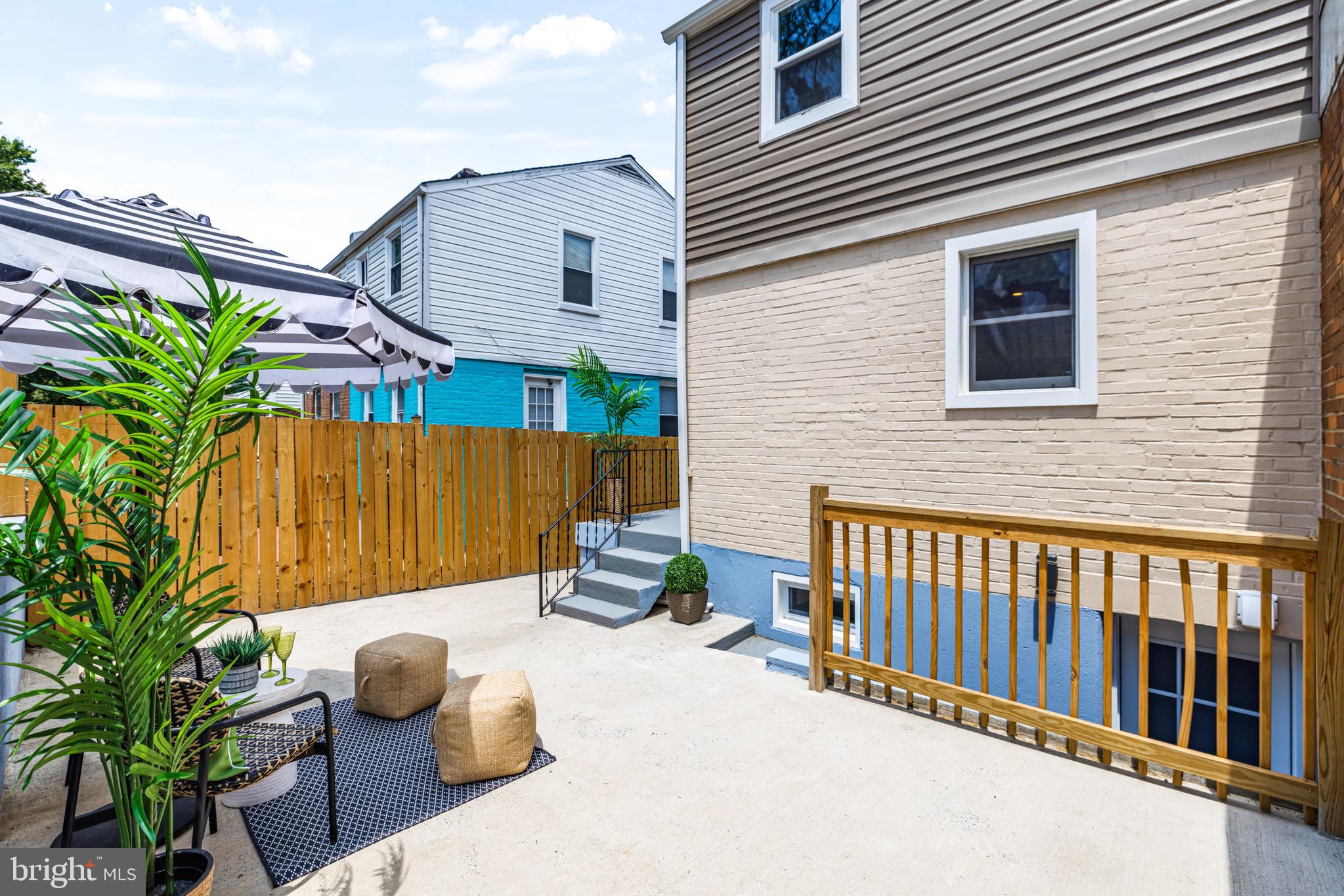 5077 JUST STREET NE