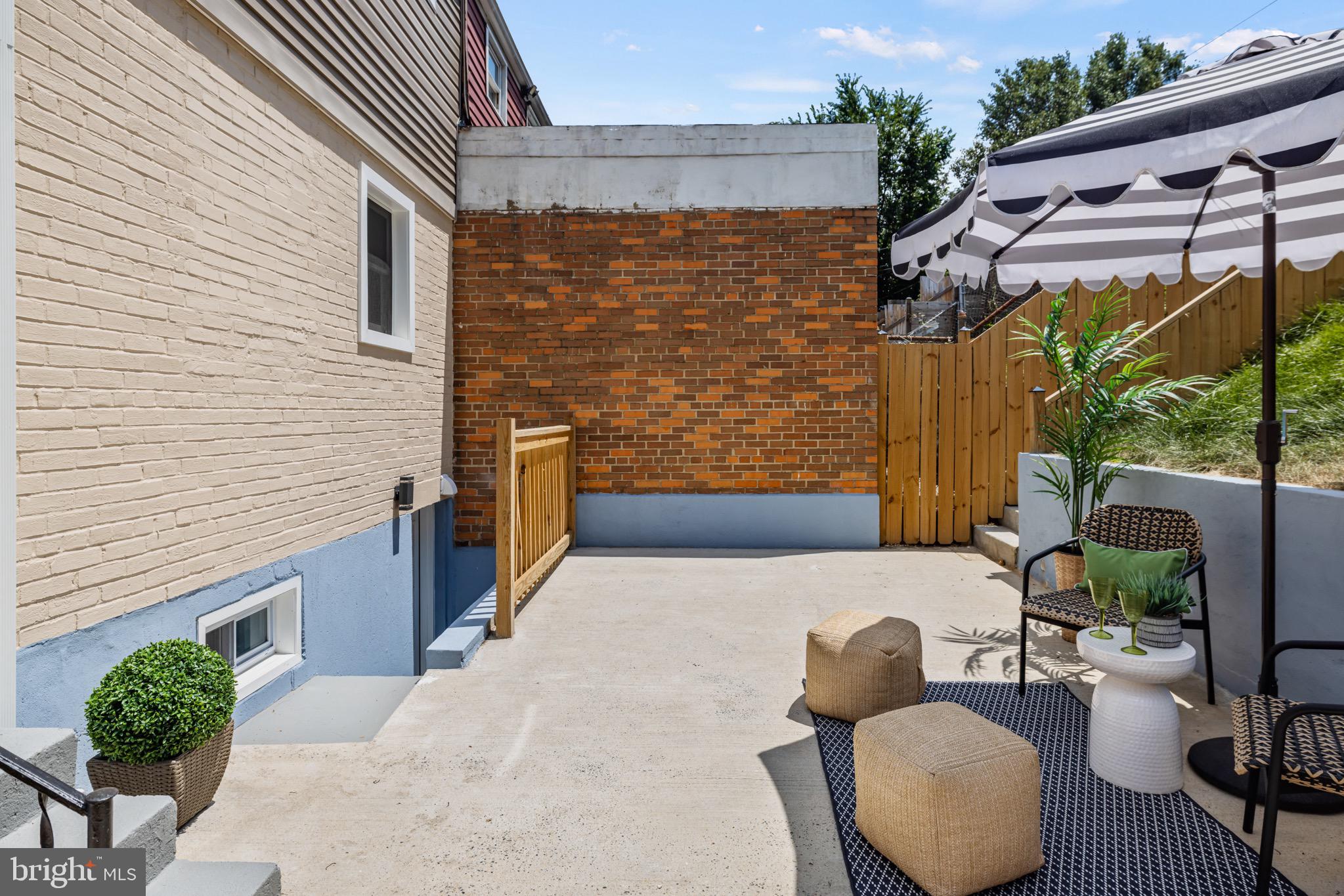 5077 JUST STREET NE