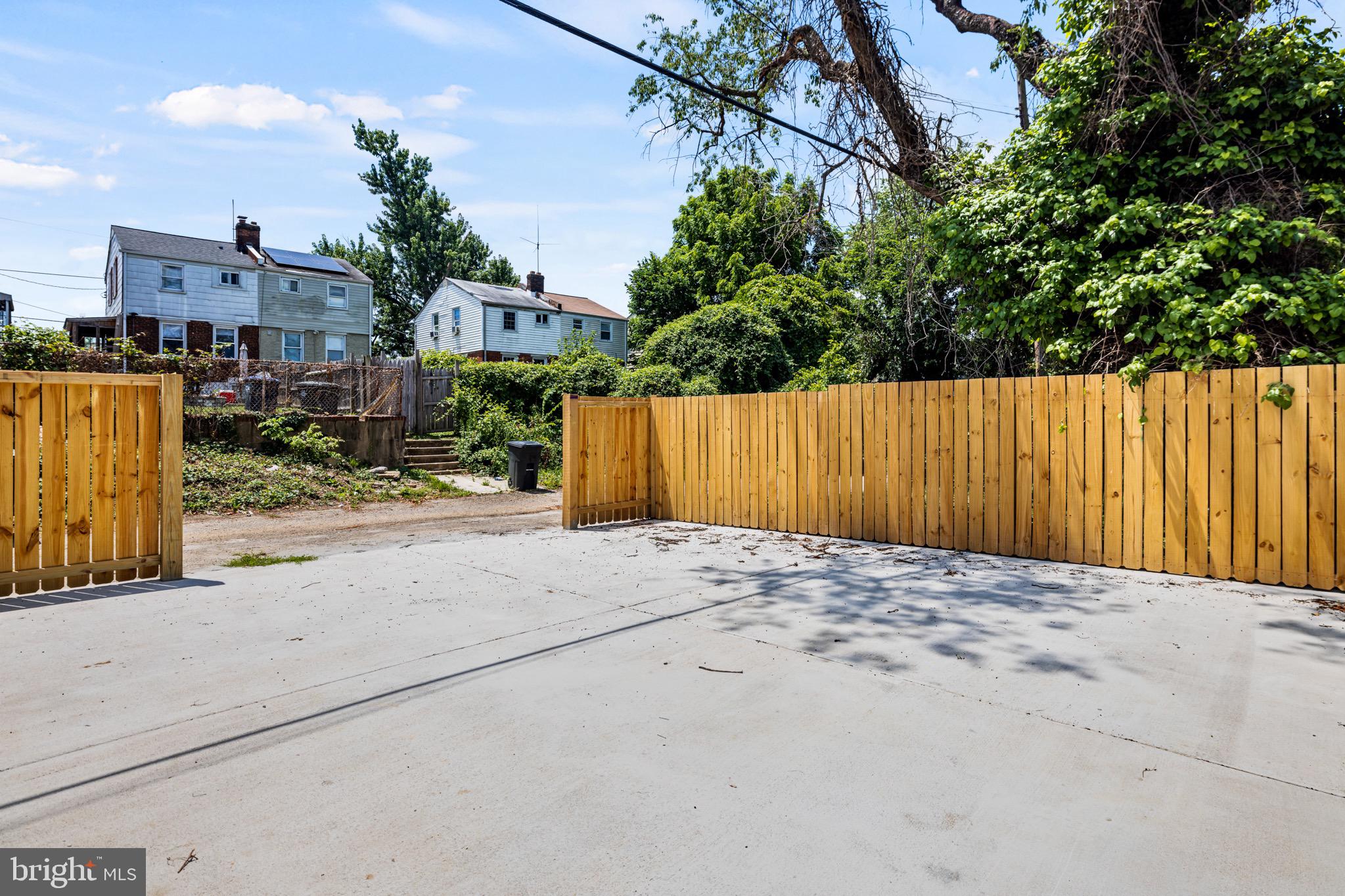 5077 JUST STREET NE