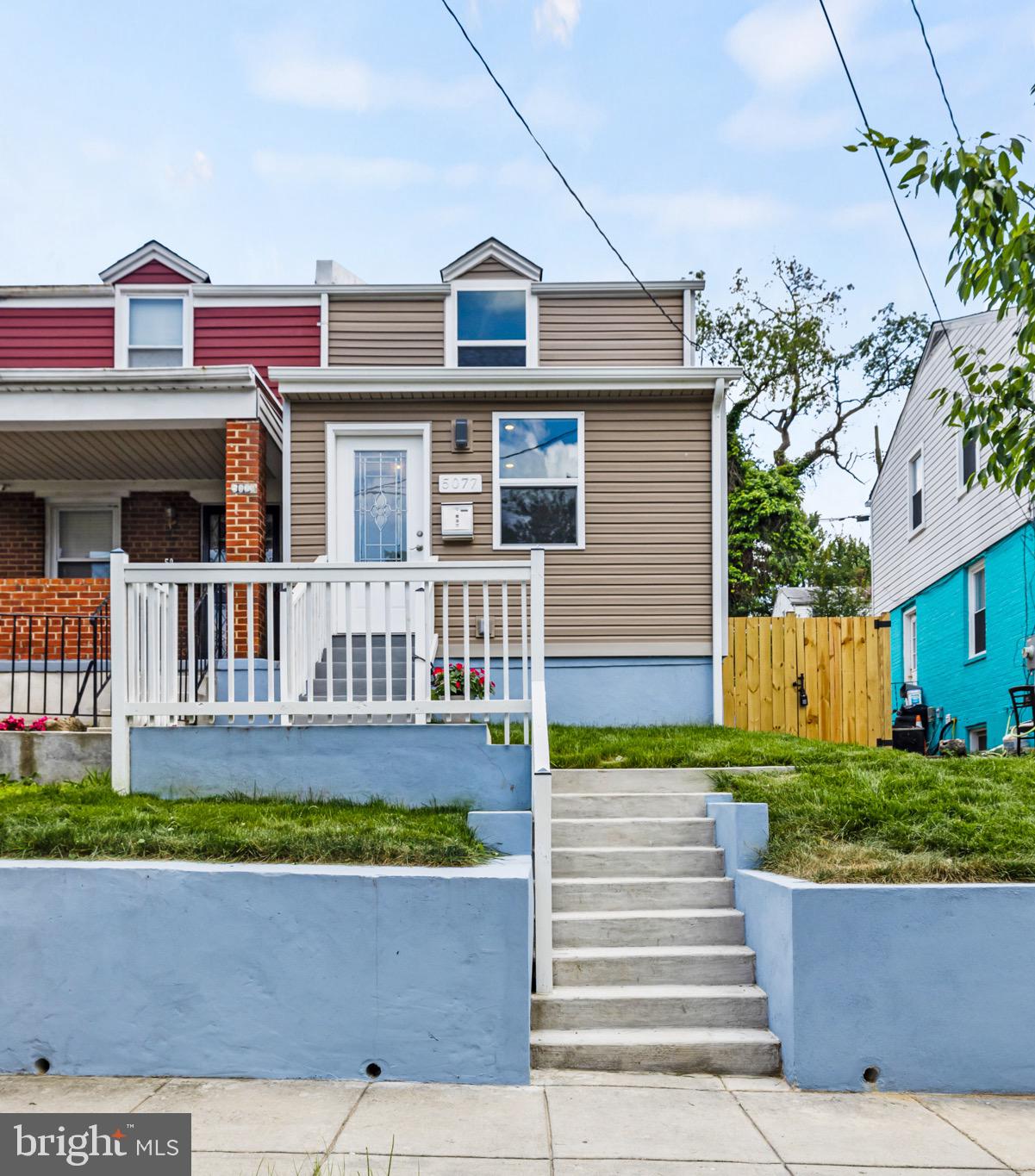 5077 JUST STREET NE