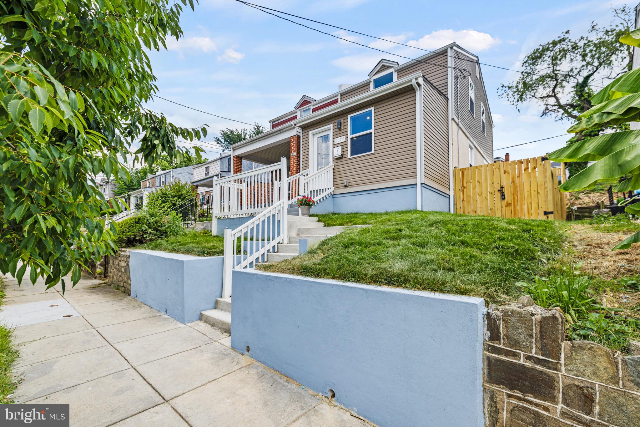 5077 JUST STREET NE
