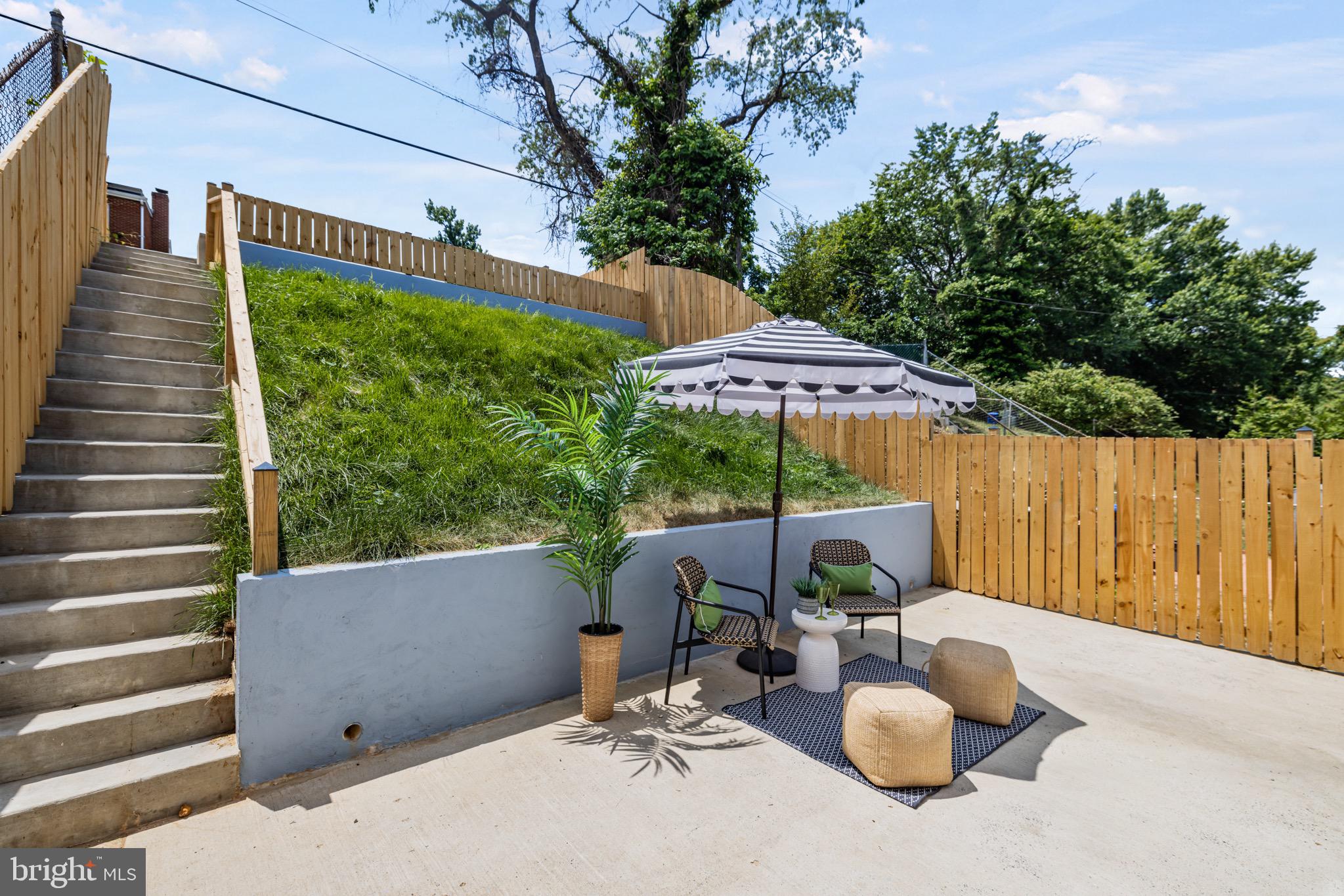 5077 JUST STREET NE
