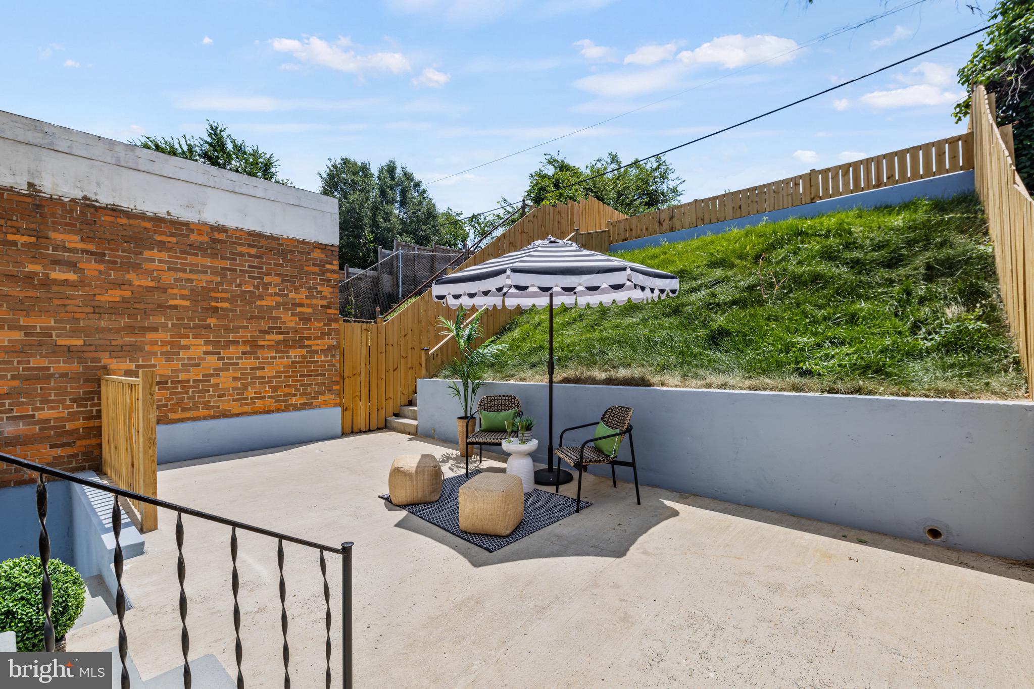 5077 JUST STREET NE