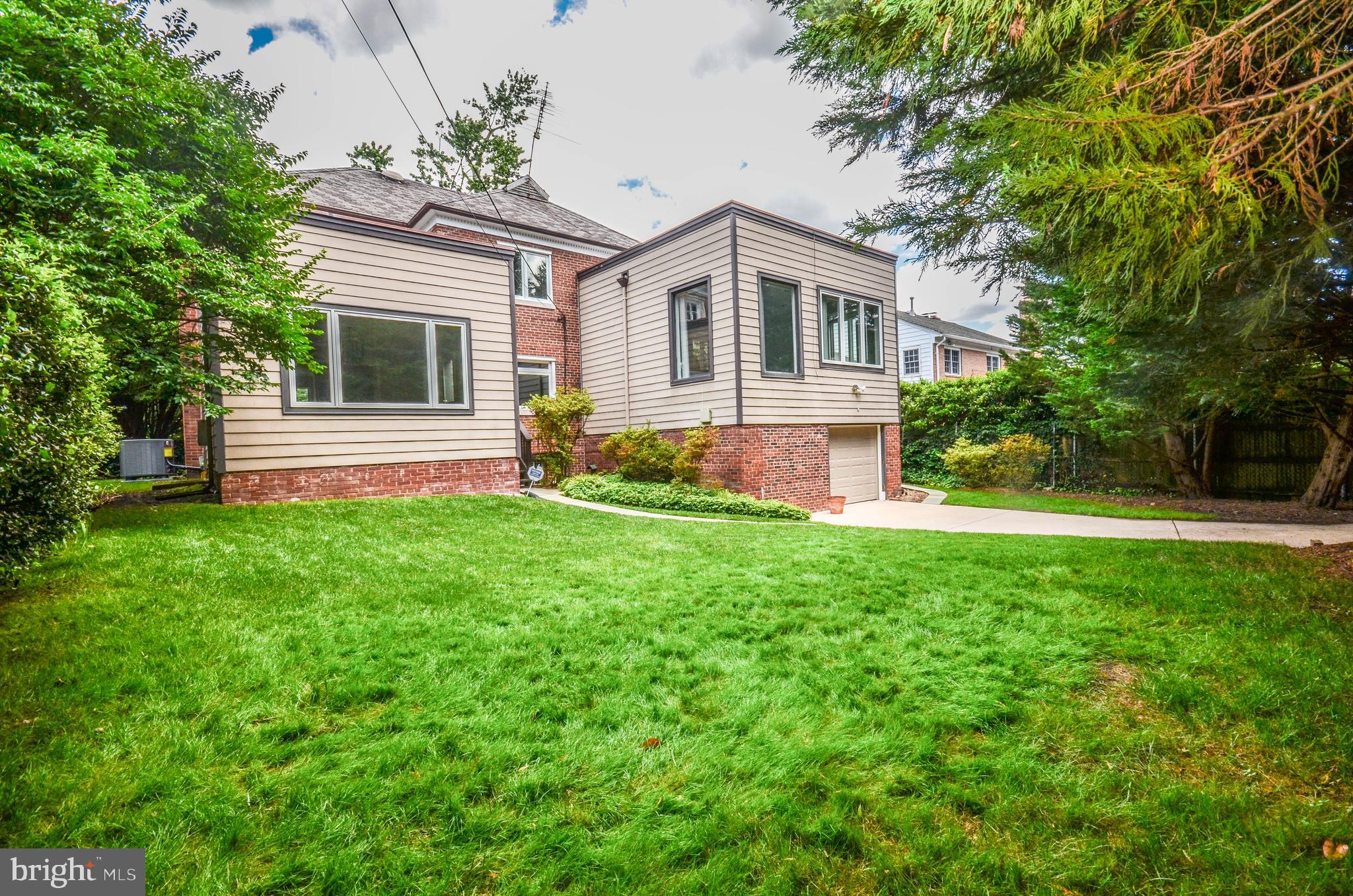 3044 DAVENPORT STREET NW