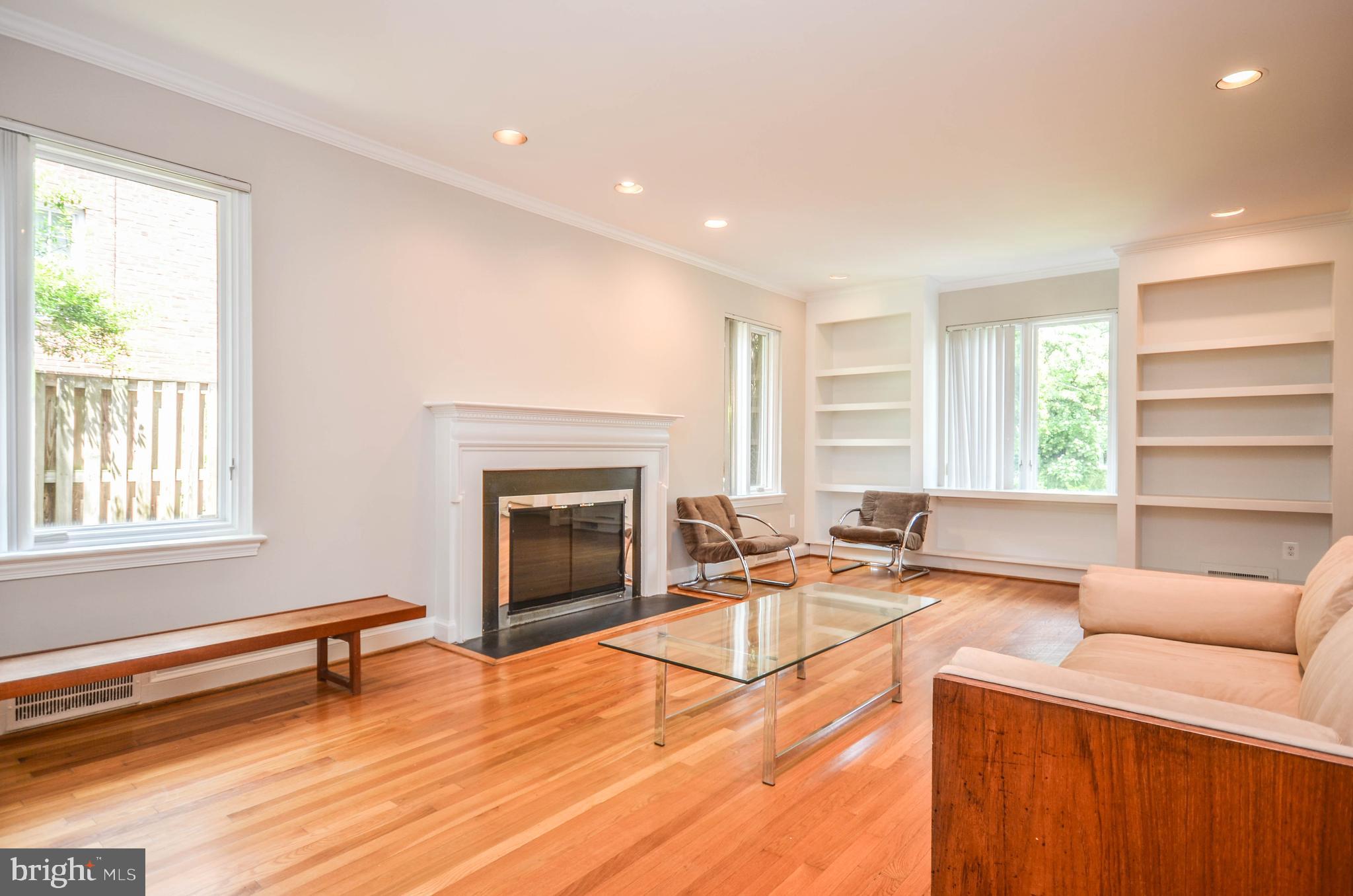 3044 DAVENPORT STREET NW