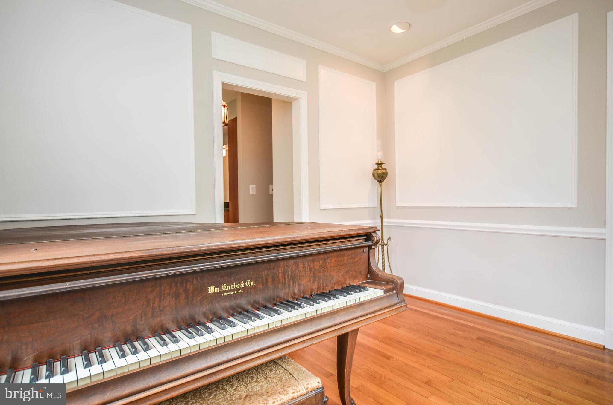 3044 DAVENPORT STREET NW