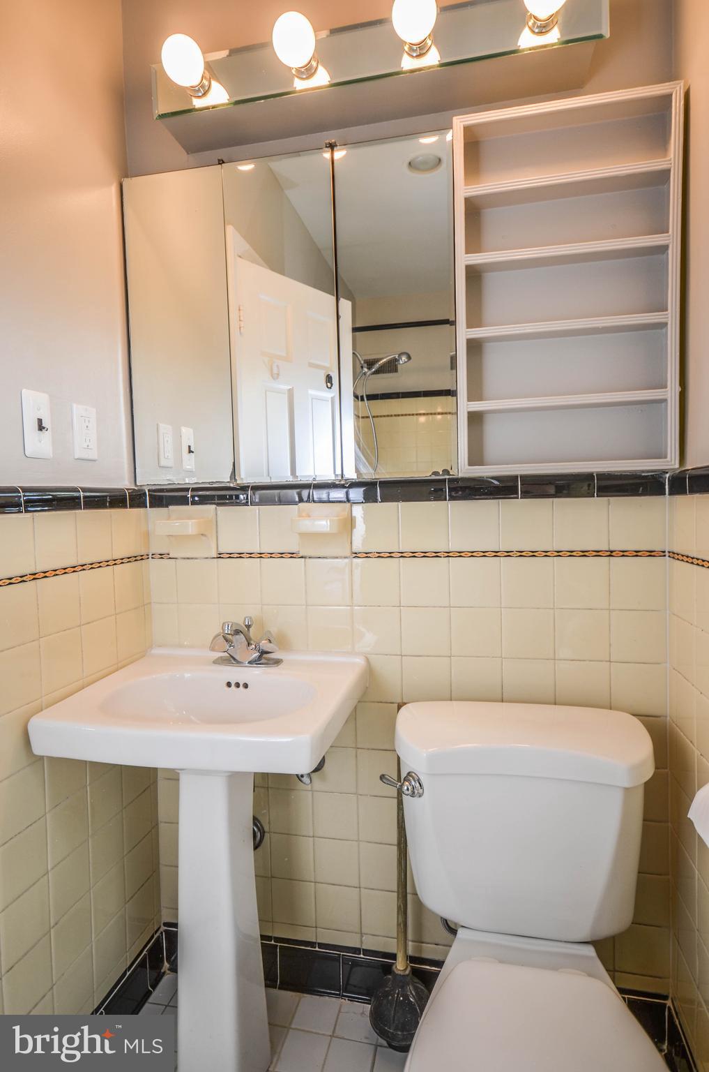 3044 DAVENPORT STREET NW