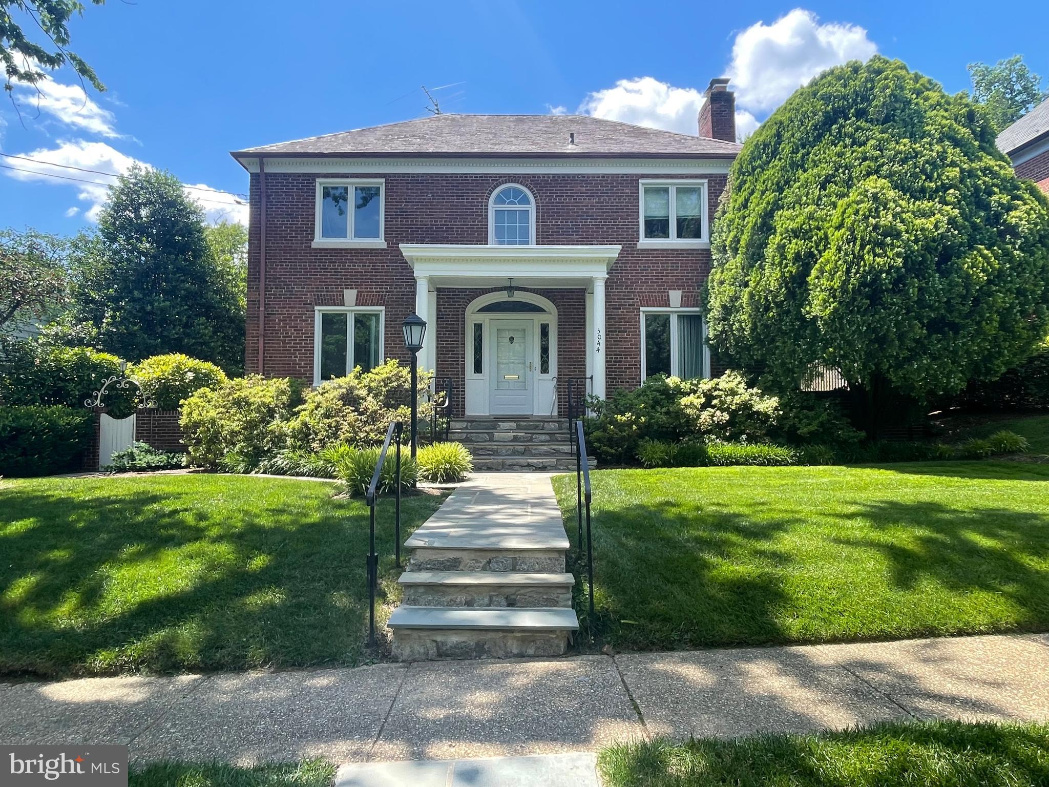 3044 DAVENPORT STREET NW