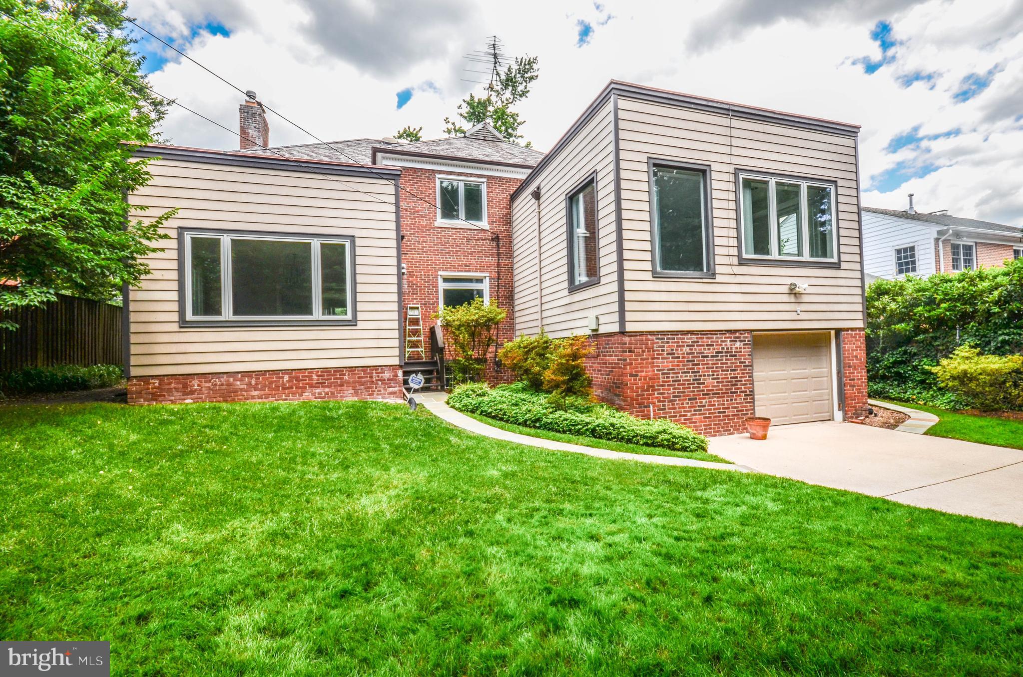 3044 DAVENPORT STREET NW