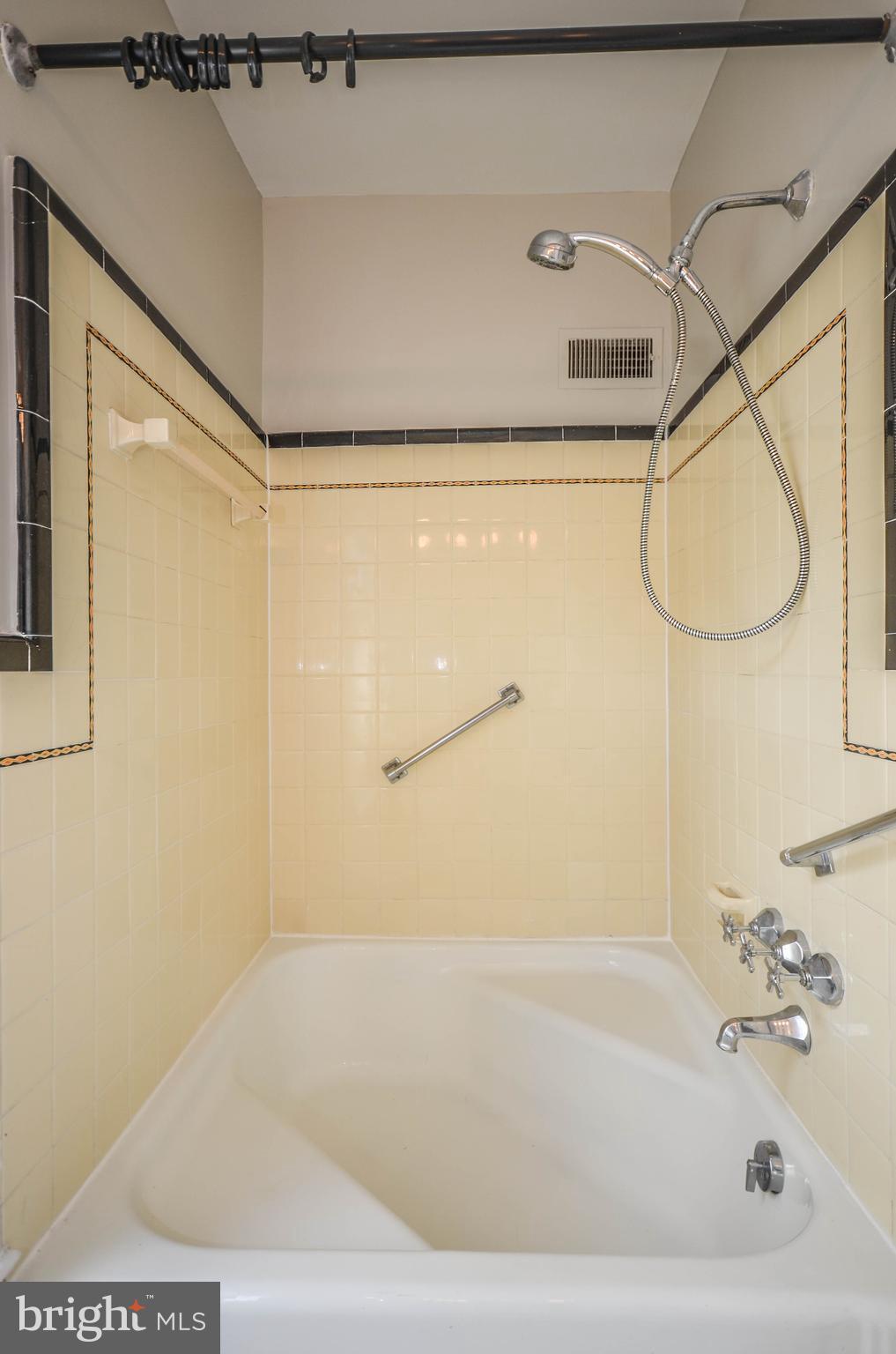 3044 DAVENPORT STREET NW