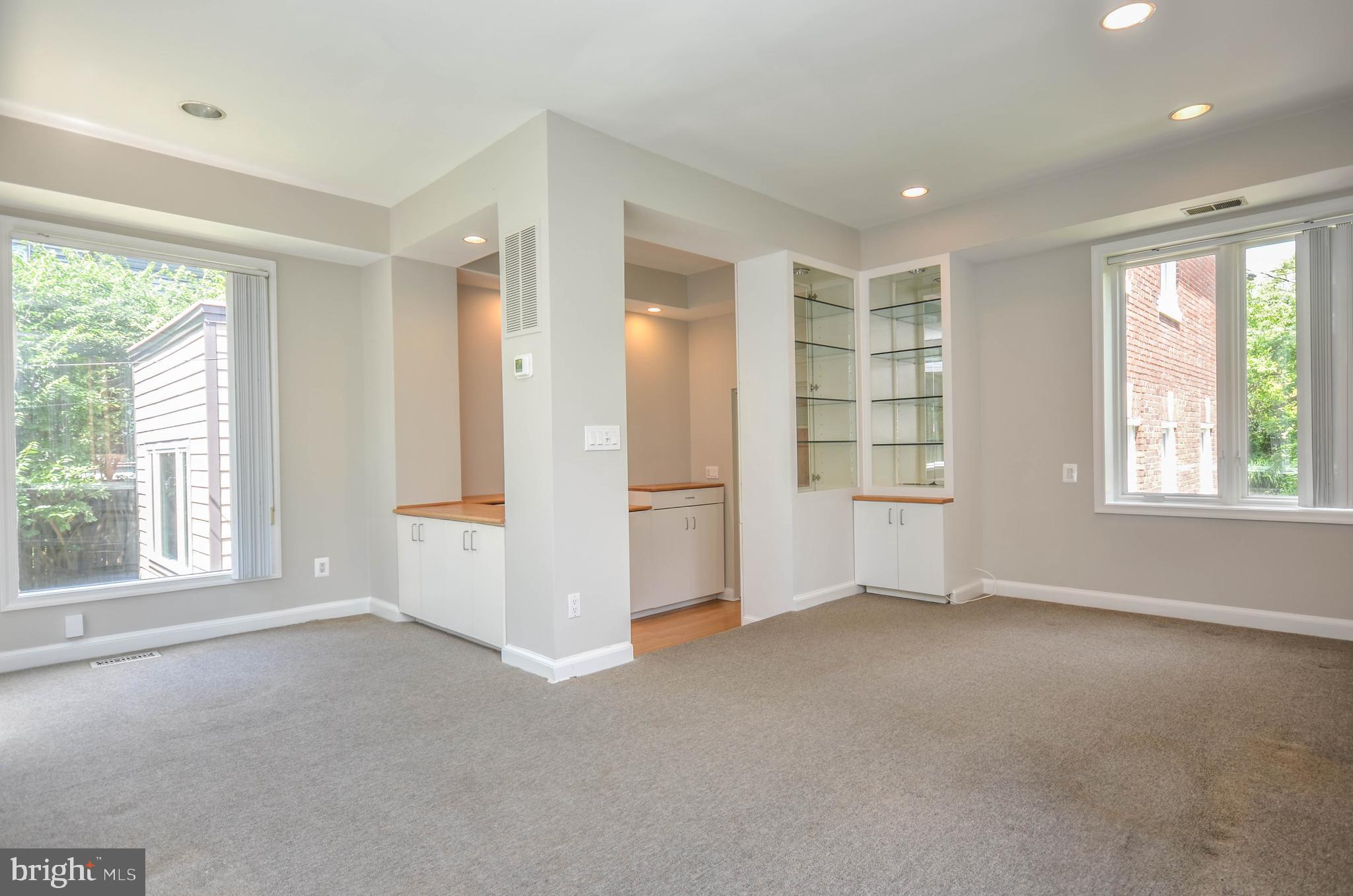 3044 DAVENPORT STREET NW