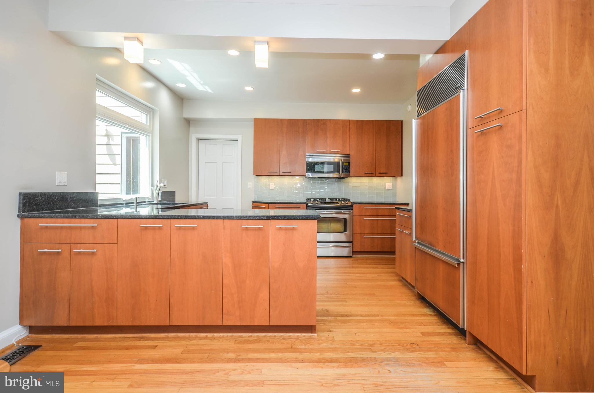 3044 DAVENPORT STREET NW