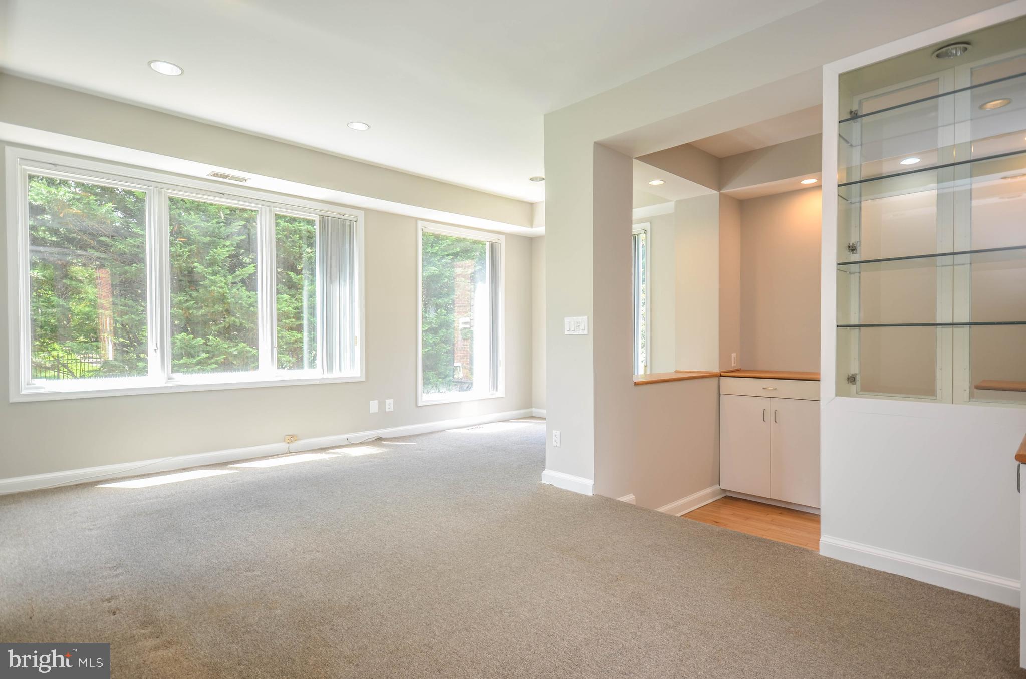 3044 DAVENPORT STREET NW