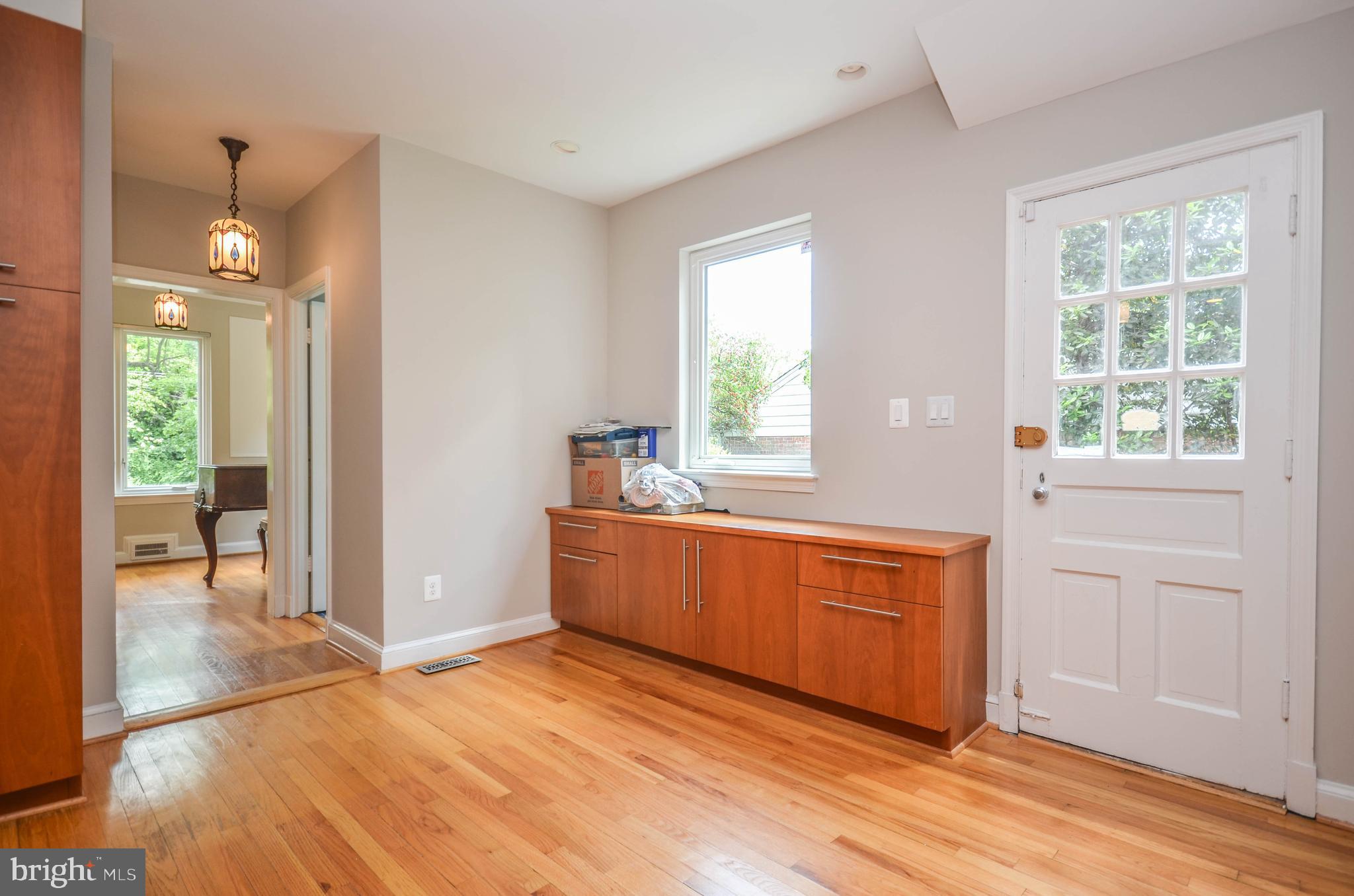 3044 DAVENPORT STREET NW