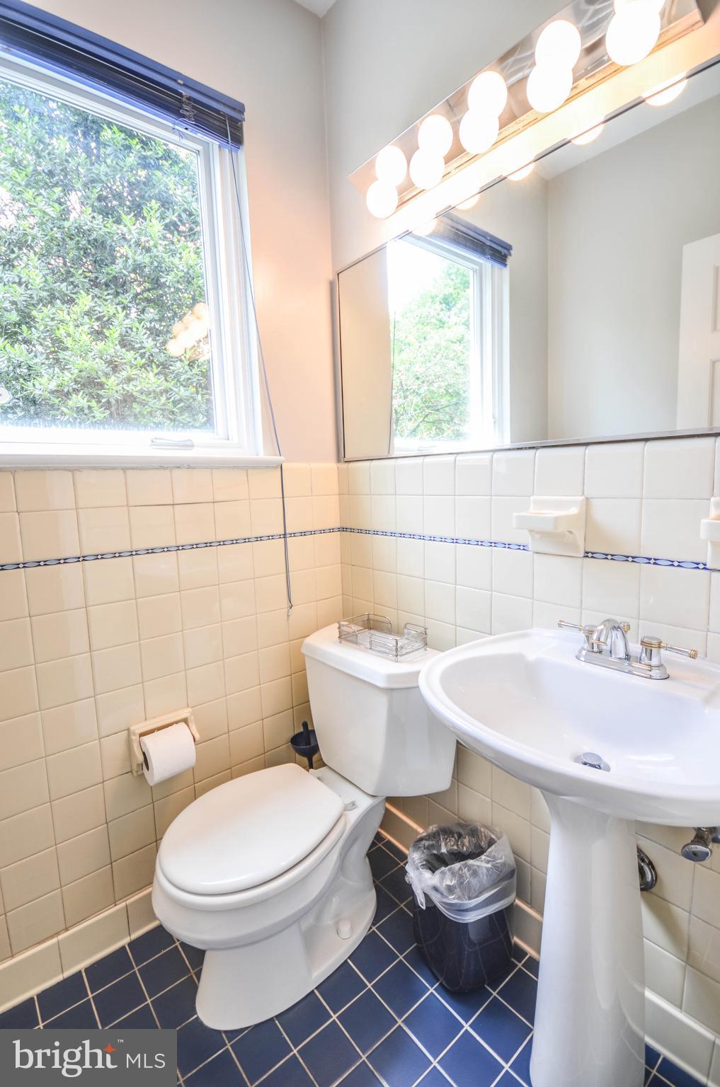 3044 DAVENPORT STREET NW