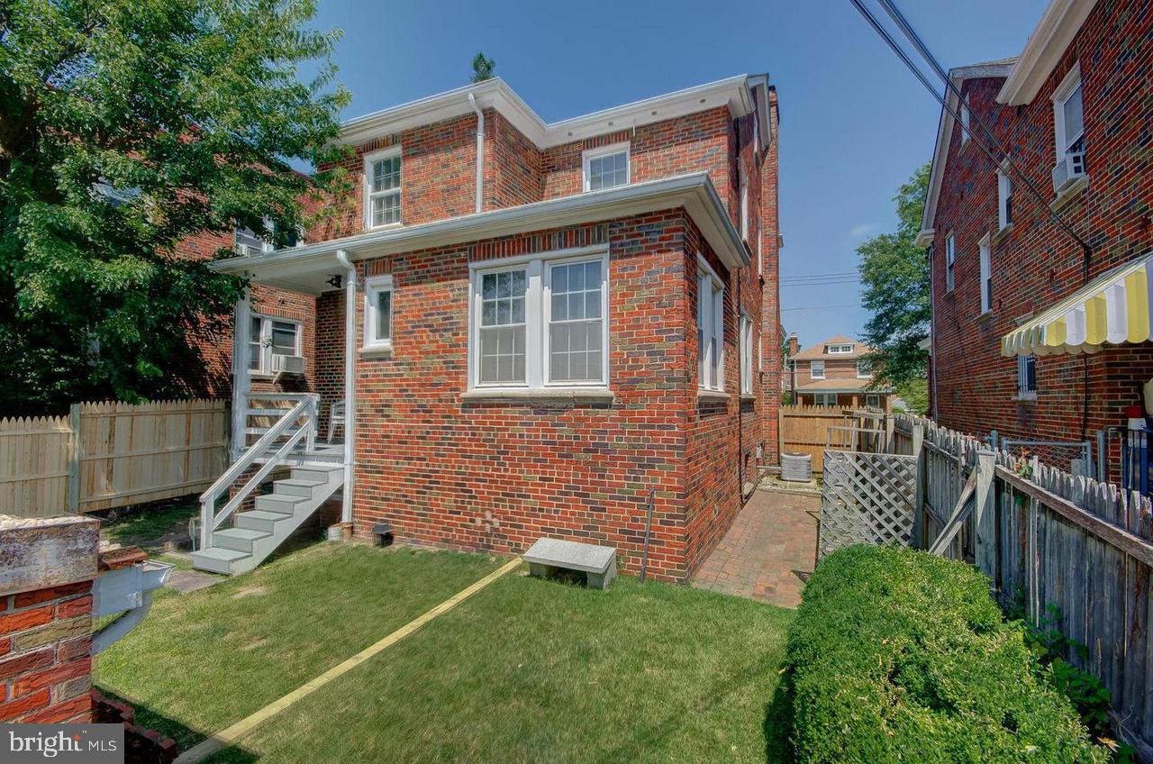 616 NICHOLSON ST NW