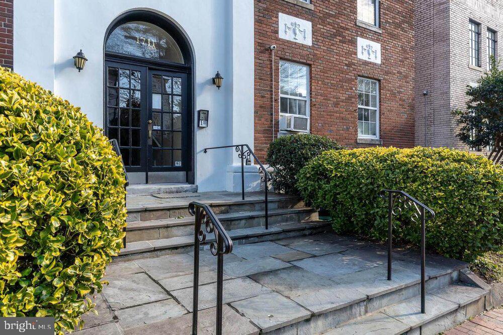 1711 35TH STREET NW 1
