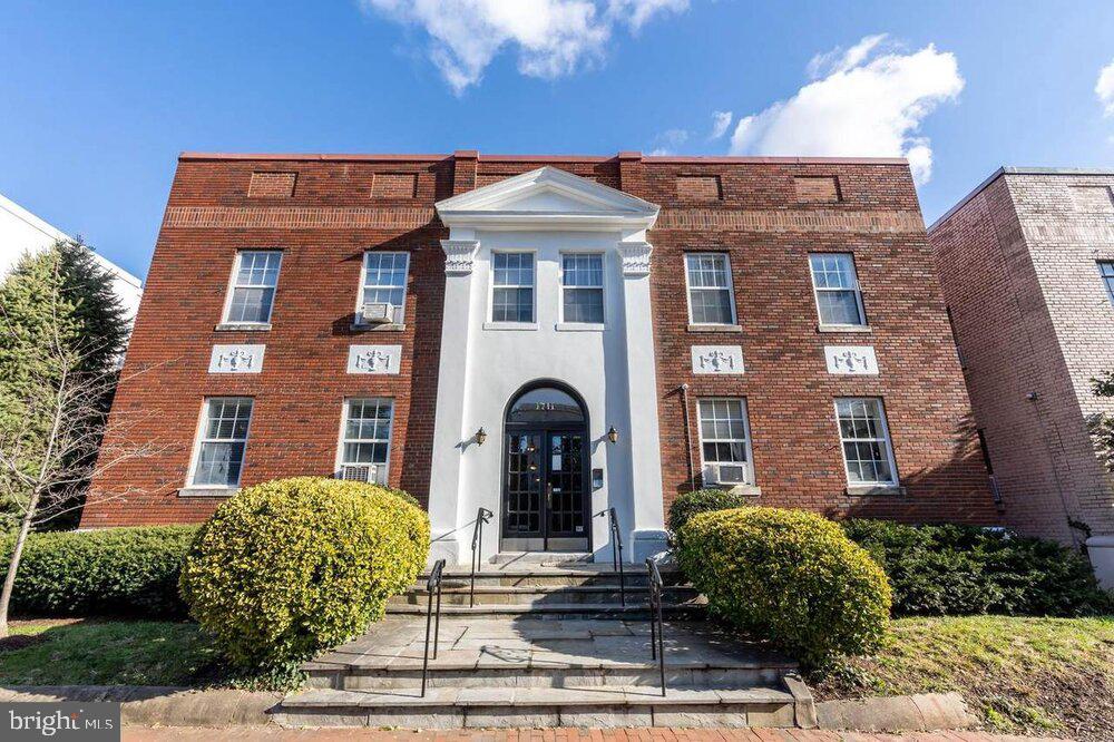 1711 35TH STREET NW 1
