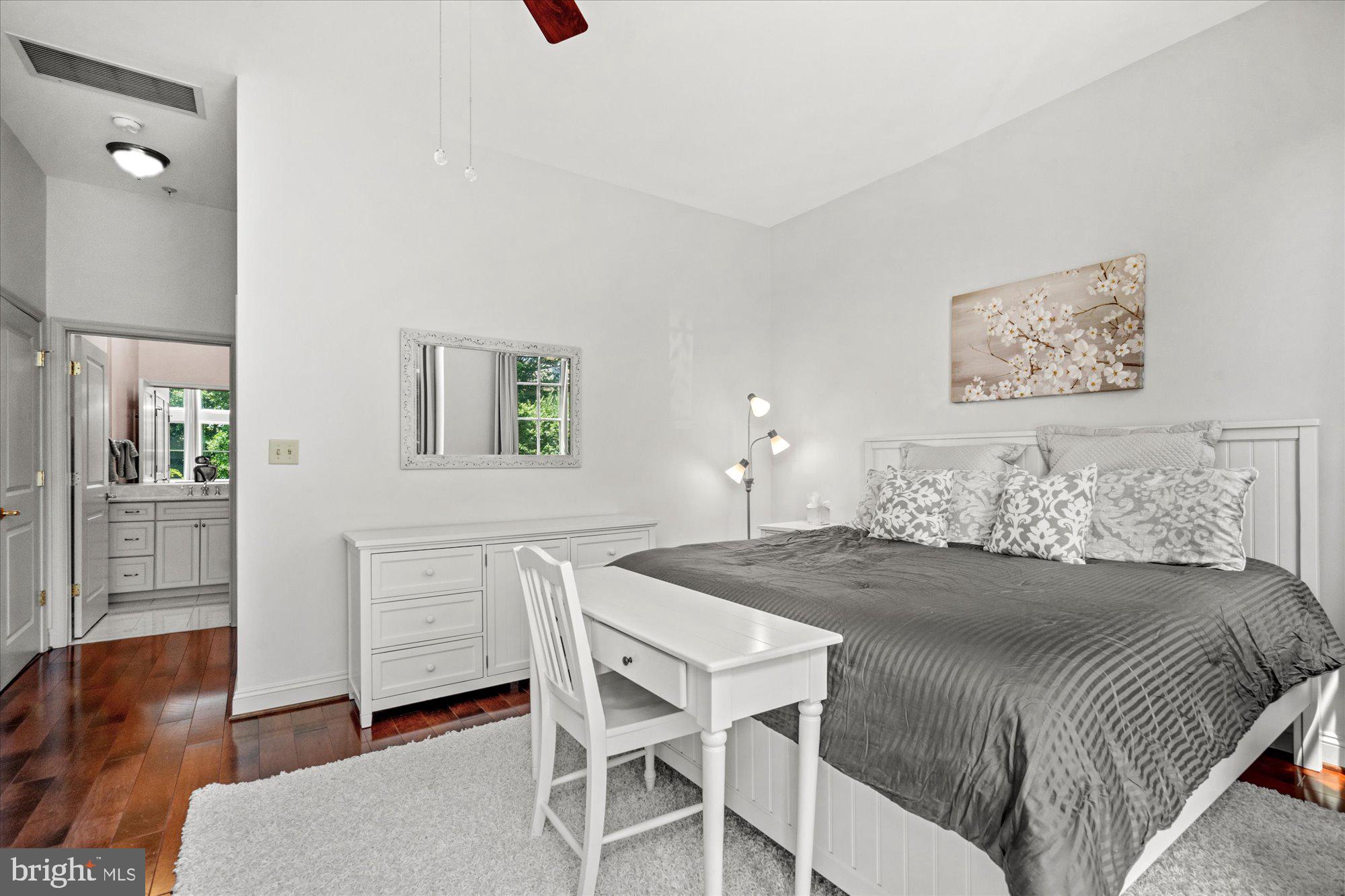 2200 17th St NW #213