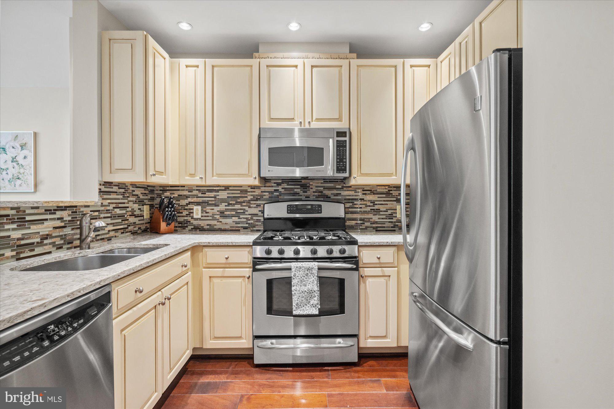 2200 17th St NW #213