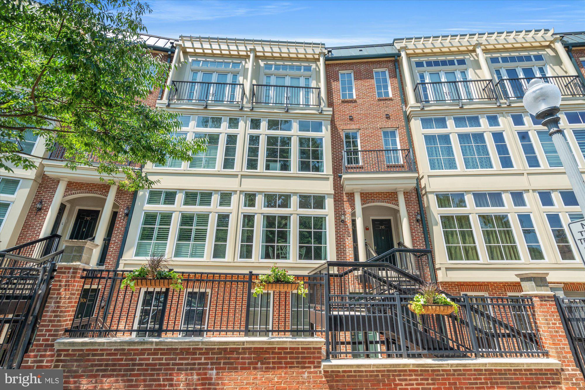 2200 17th St NW #213