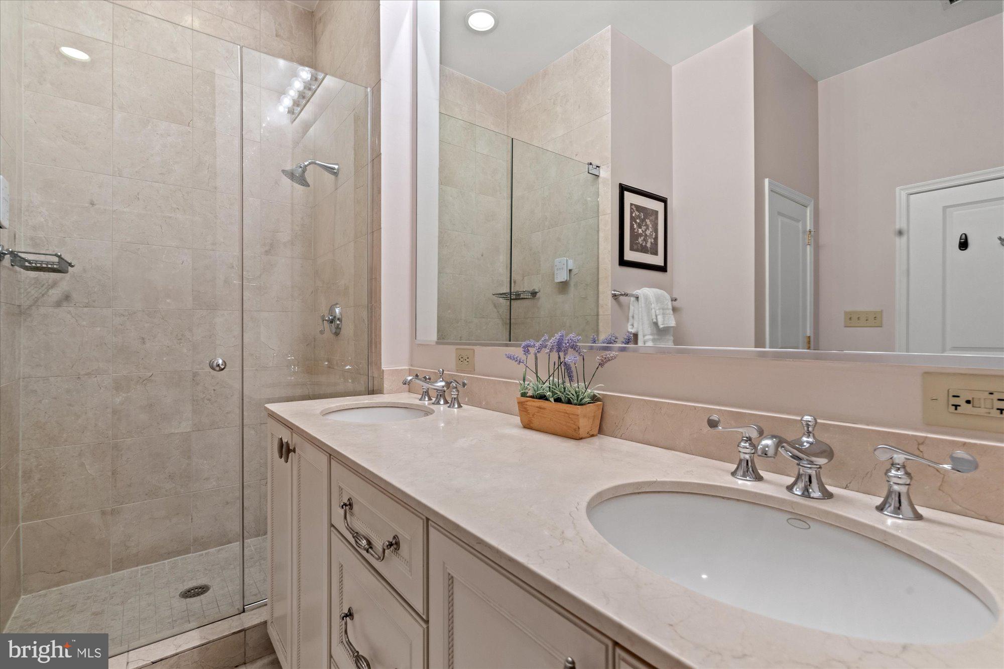 2200 17th St NW #213